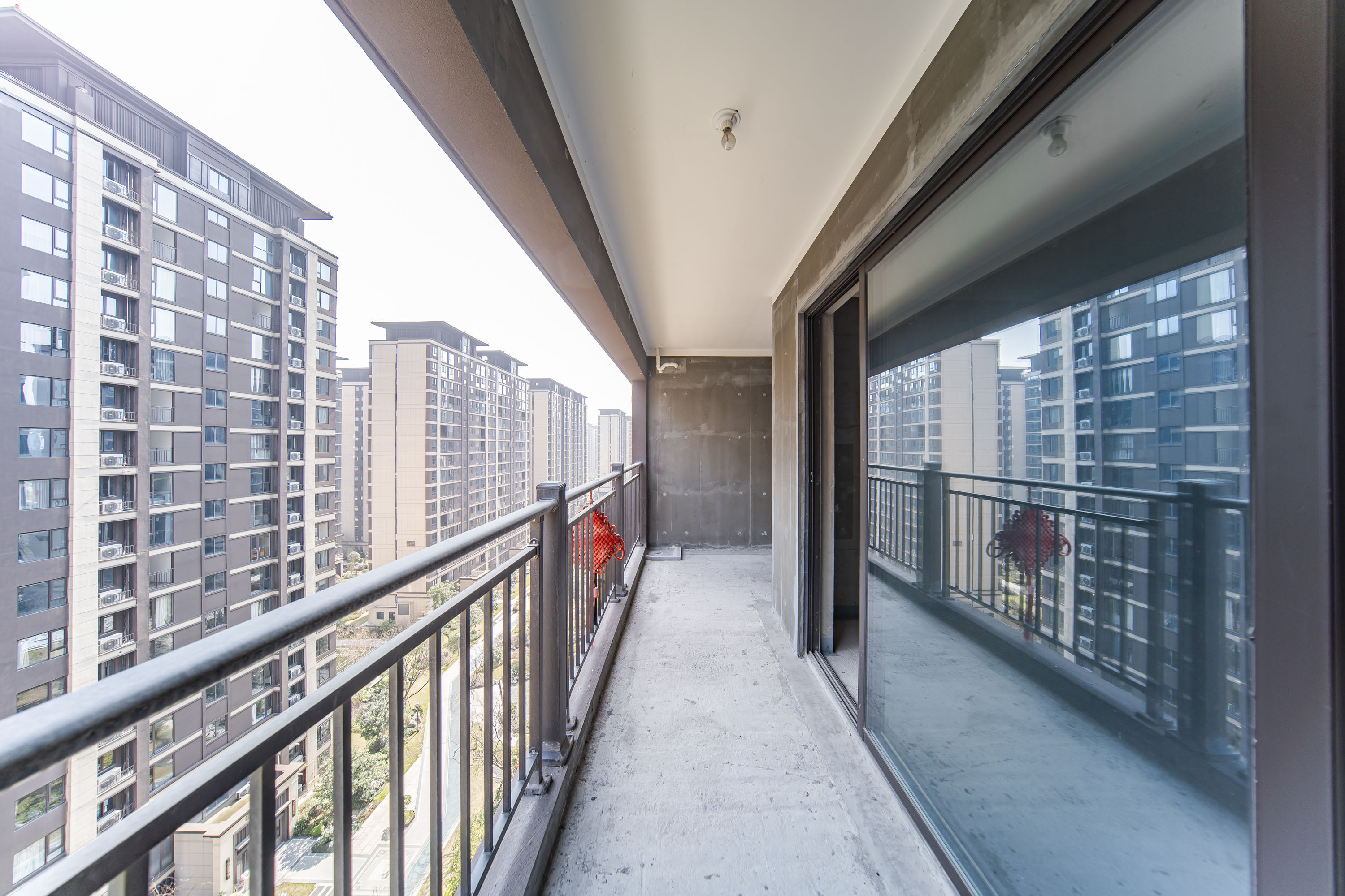 建发电建江山悦  4室2厅2卫   220.00万阳台