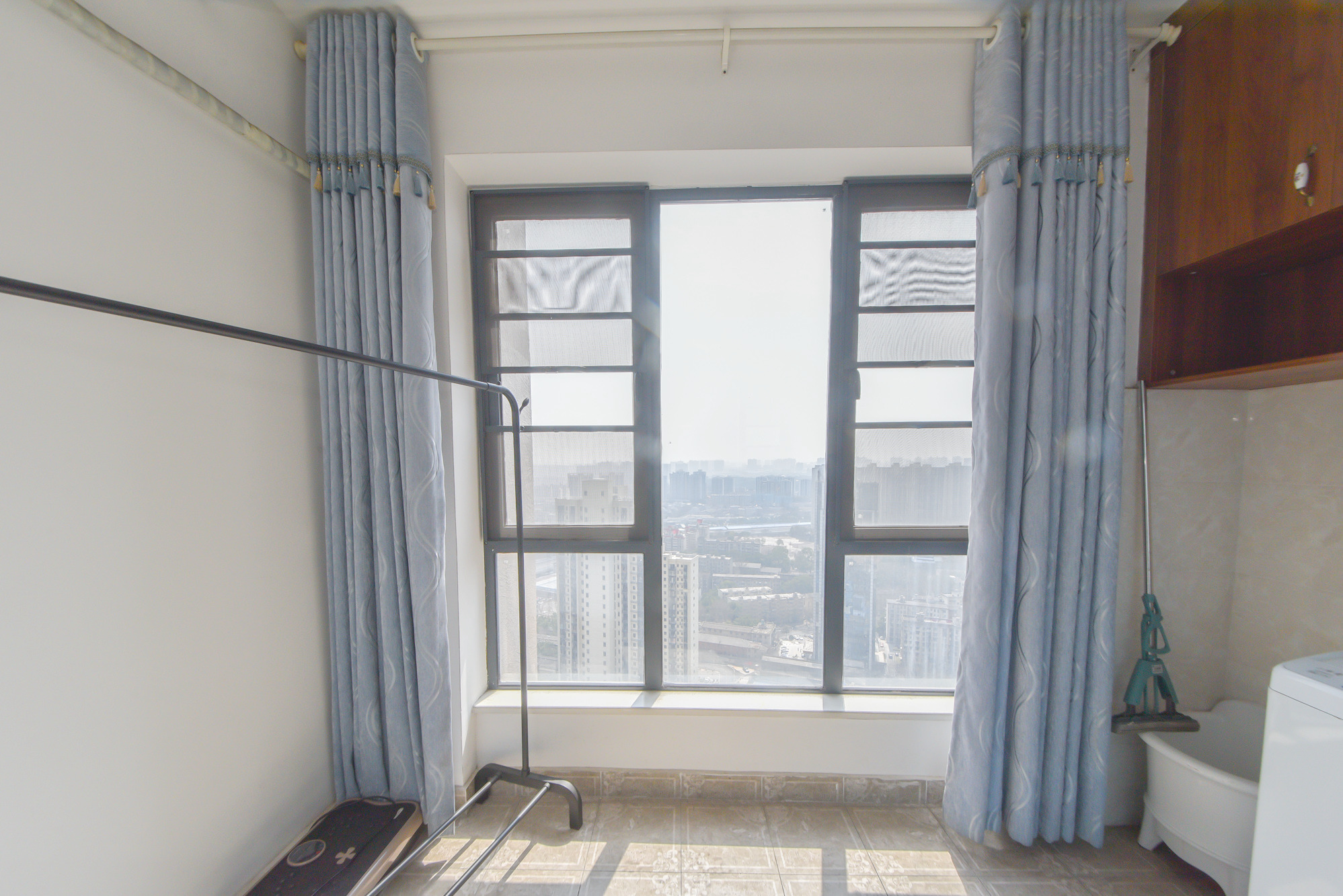 建发中央悦府  4室2厅2卫    198.8万阳台