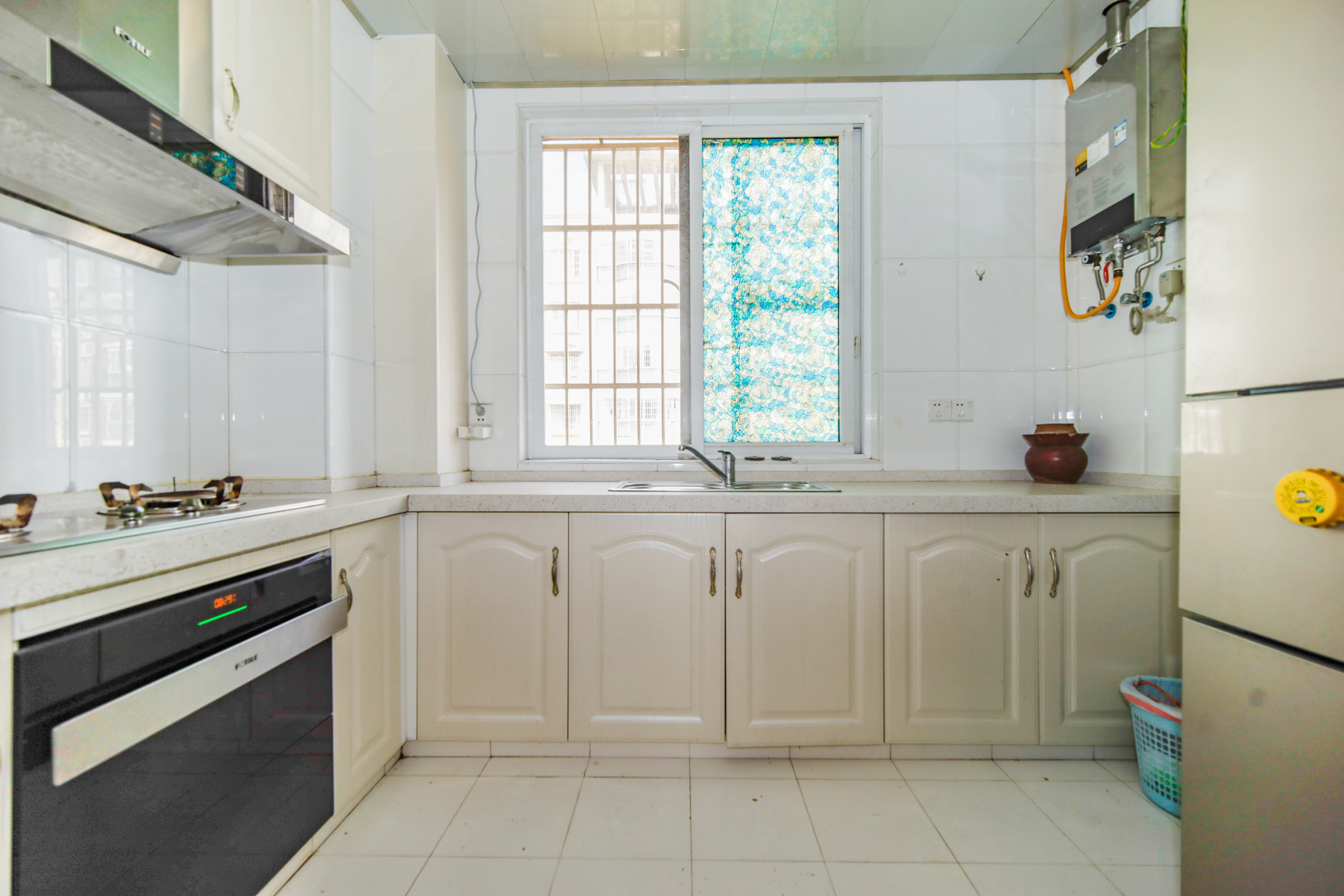 东方名都百草园  3室2厅1卫    92.0万 东方名都百草园  3室2厅1卫    92.0万厨房