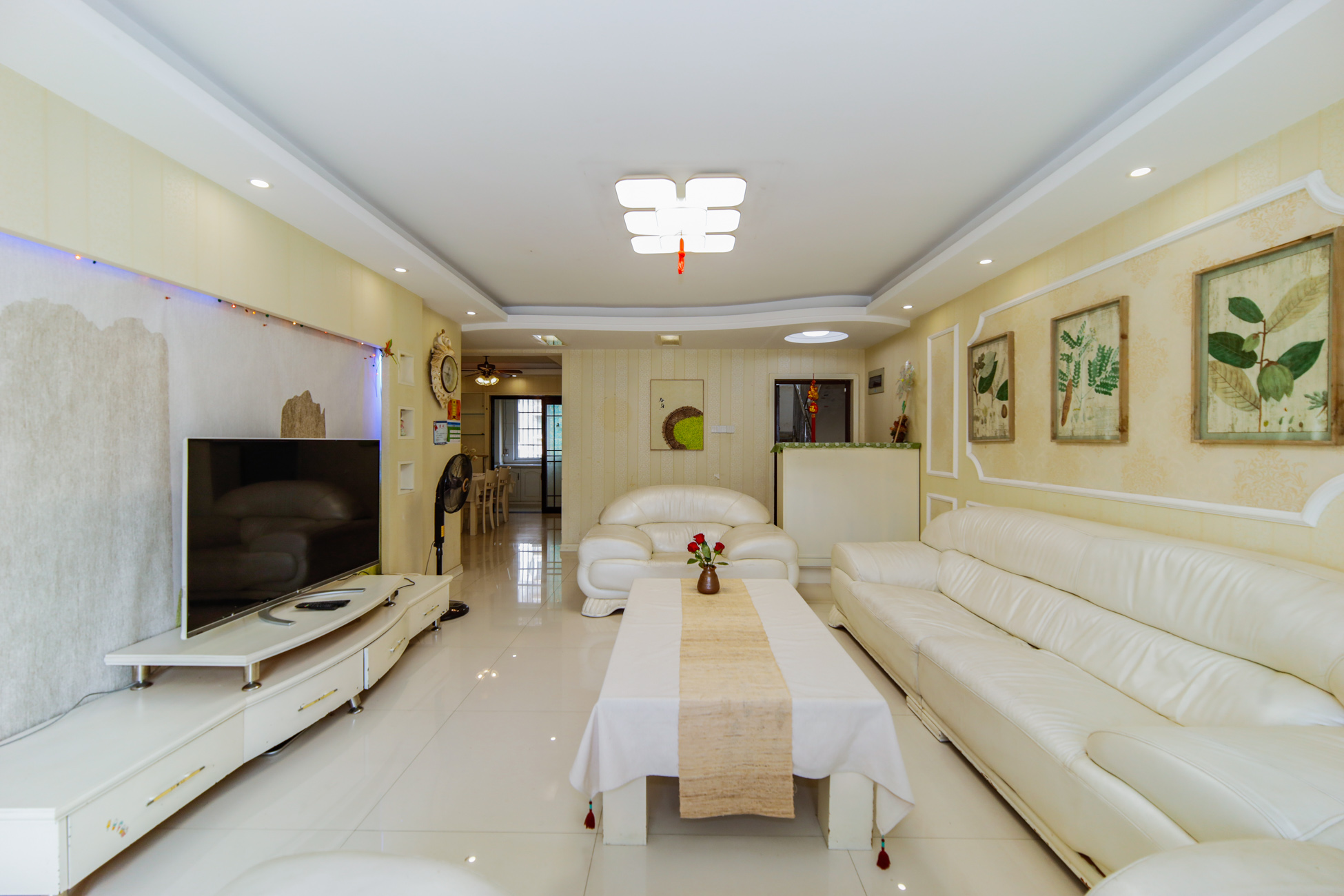 东方名都百草园  3室2厅1卫    92.0万 东方名都百草园  3室2厅1卫    92.0万客厅