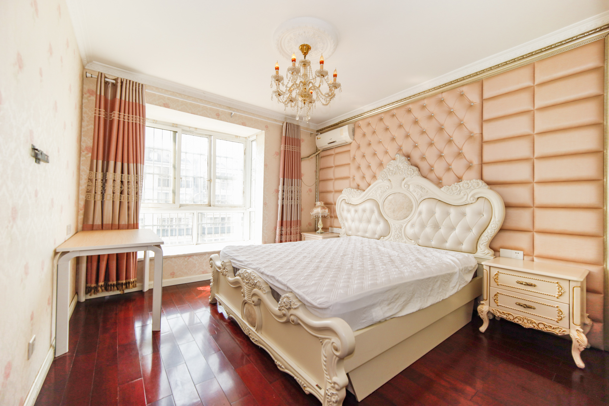 东方名都百草园  3室2厅1卫    92.0万 东方名都百草园  3室2厅1卫    92.0万卧室