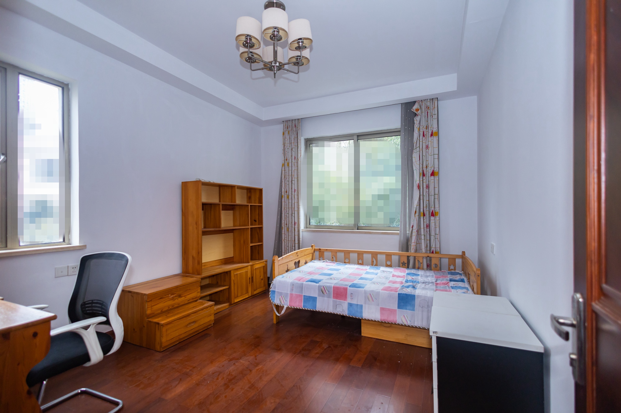 碧桂园威尼斯城  7室3厅7卫    968.98万 碧桂园威尼斯城  7室3厅7卫    968.98万卧室