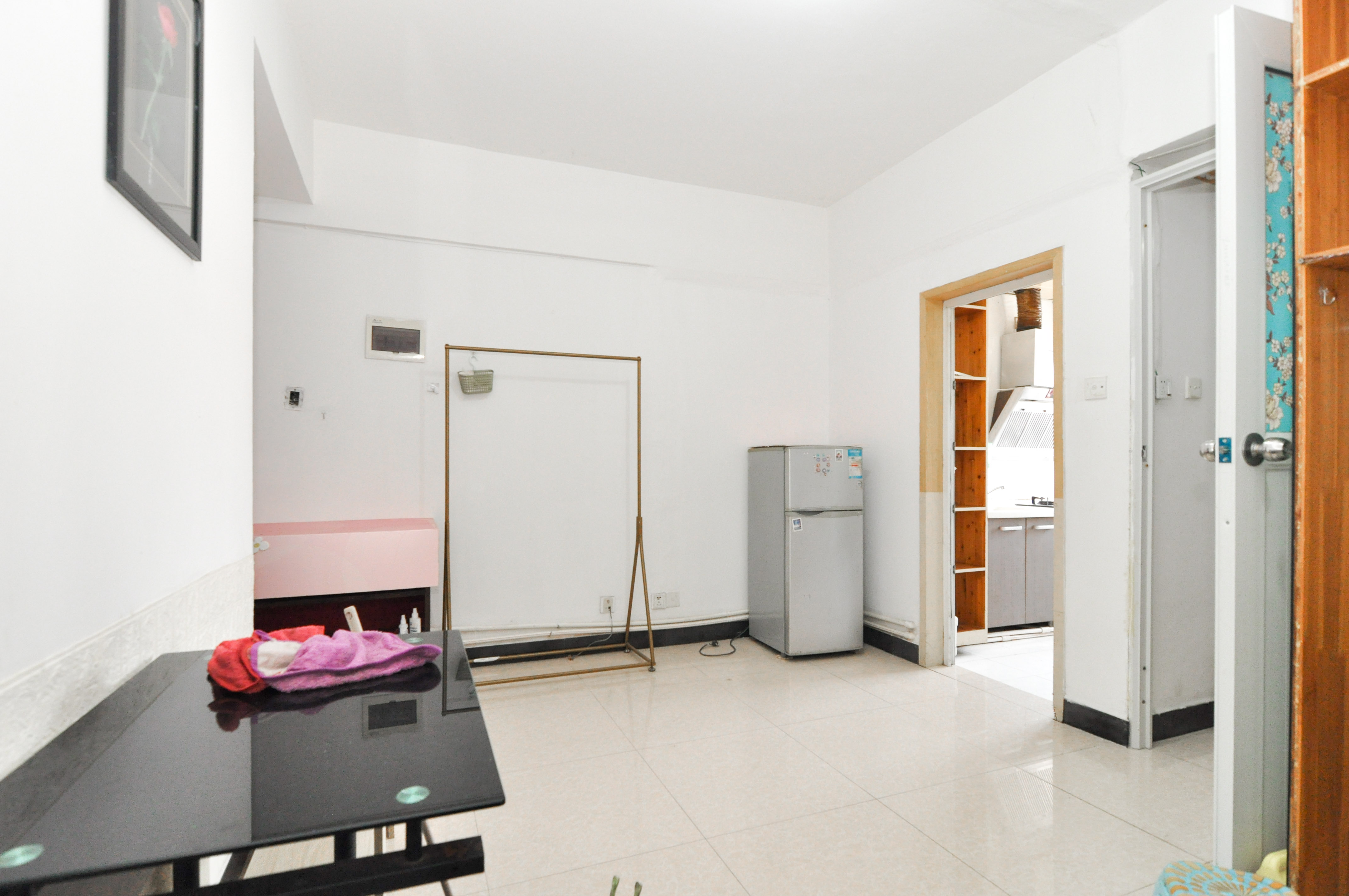 谋房博客(博客天街)  1室1厅1卫    37.0万 谋房博客(博客天街)  1室1厅1卫    37.0万客厅