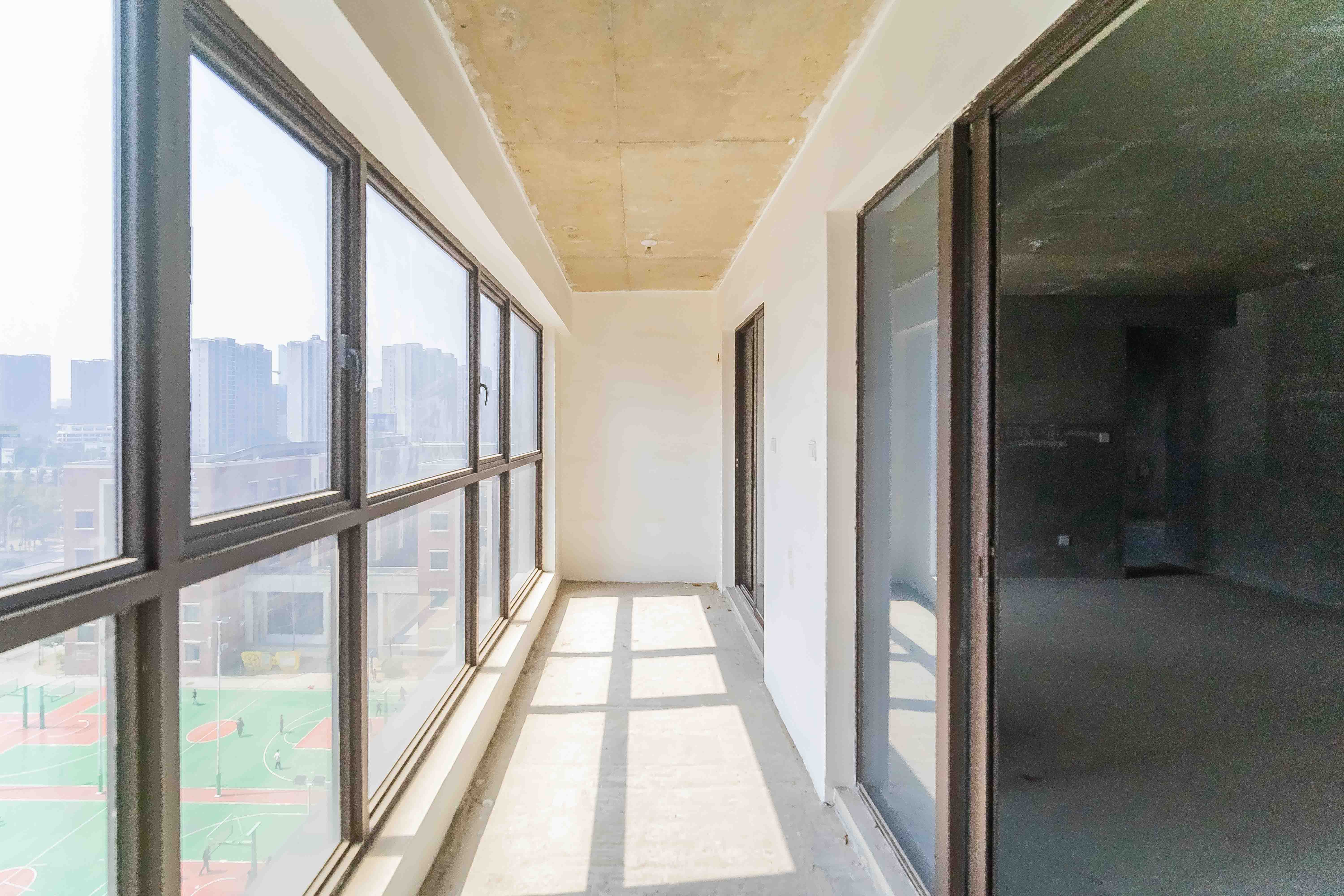 明昇壹城（明昇时代广场）二期  4室2厅2卫   233.00万其他