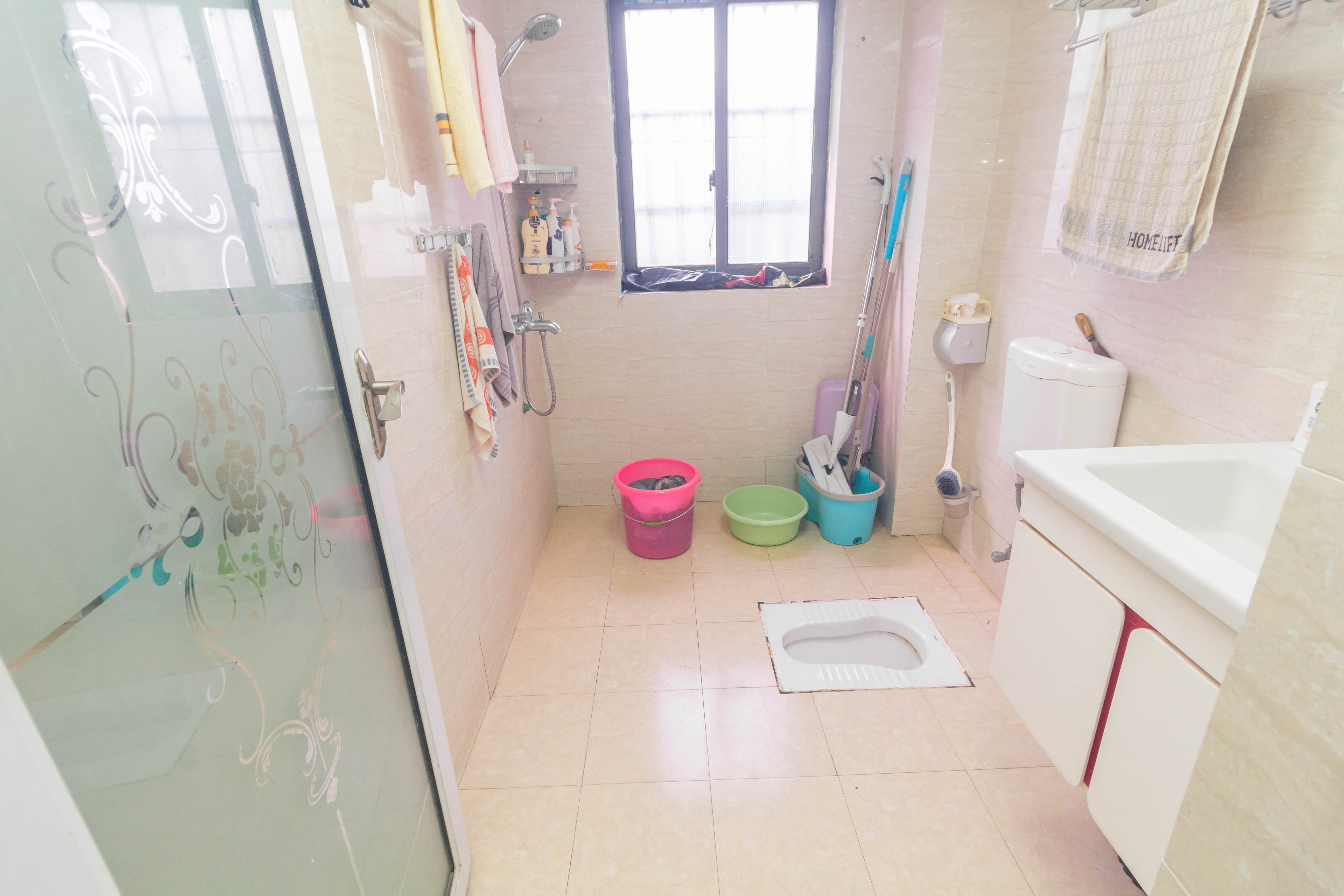 高林仕家 3室2厅1卫 66.8万 高林仕家 3室2厅1卫 66.8万卫生间