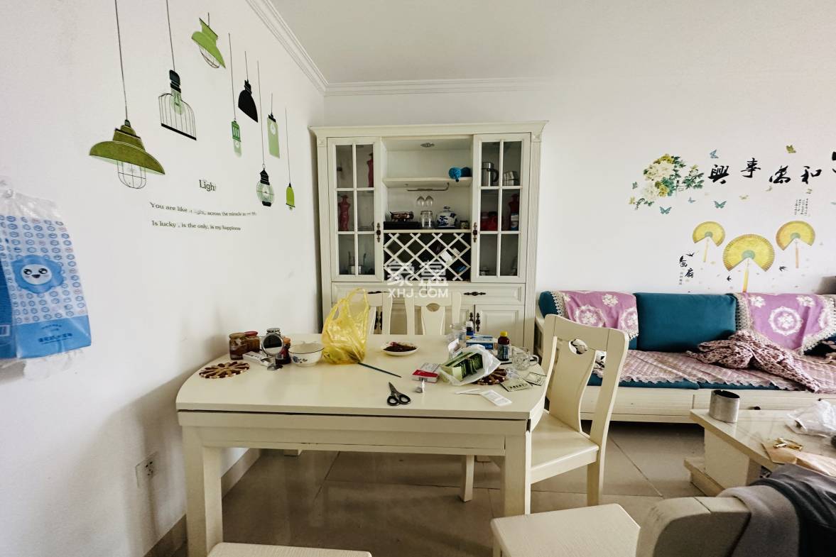 碧水名城  2室2厅1卫    125.0万 碧水名城  2室2厅1卫    125.0万客厅