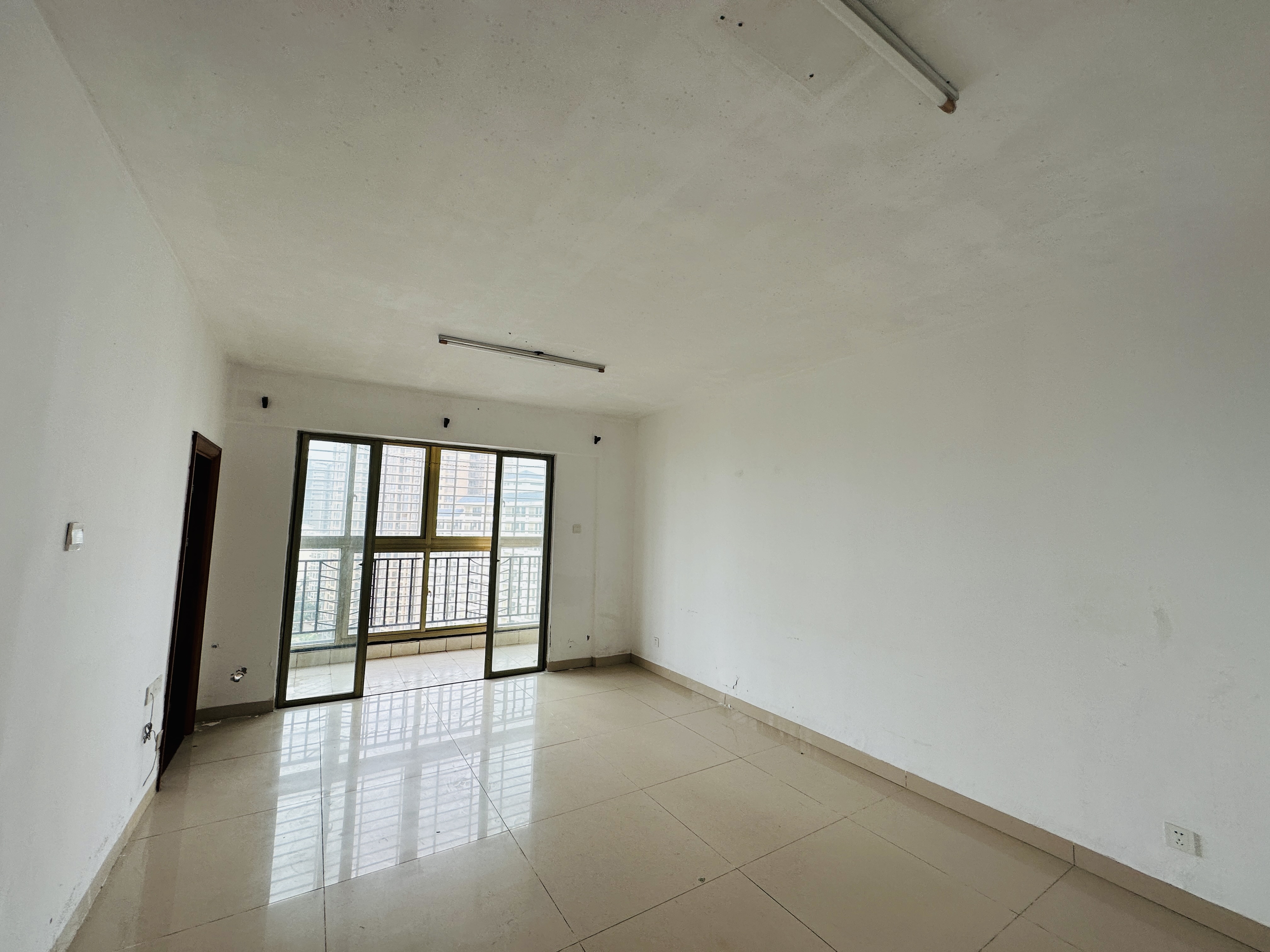 碧水名城  2室2厅1卫    123.0万 碧水名城  2室2厅1卫    123.0万客厅