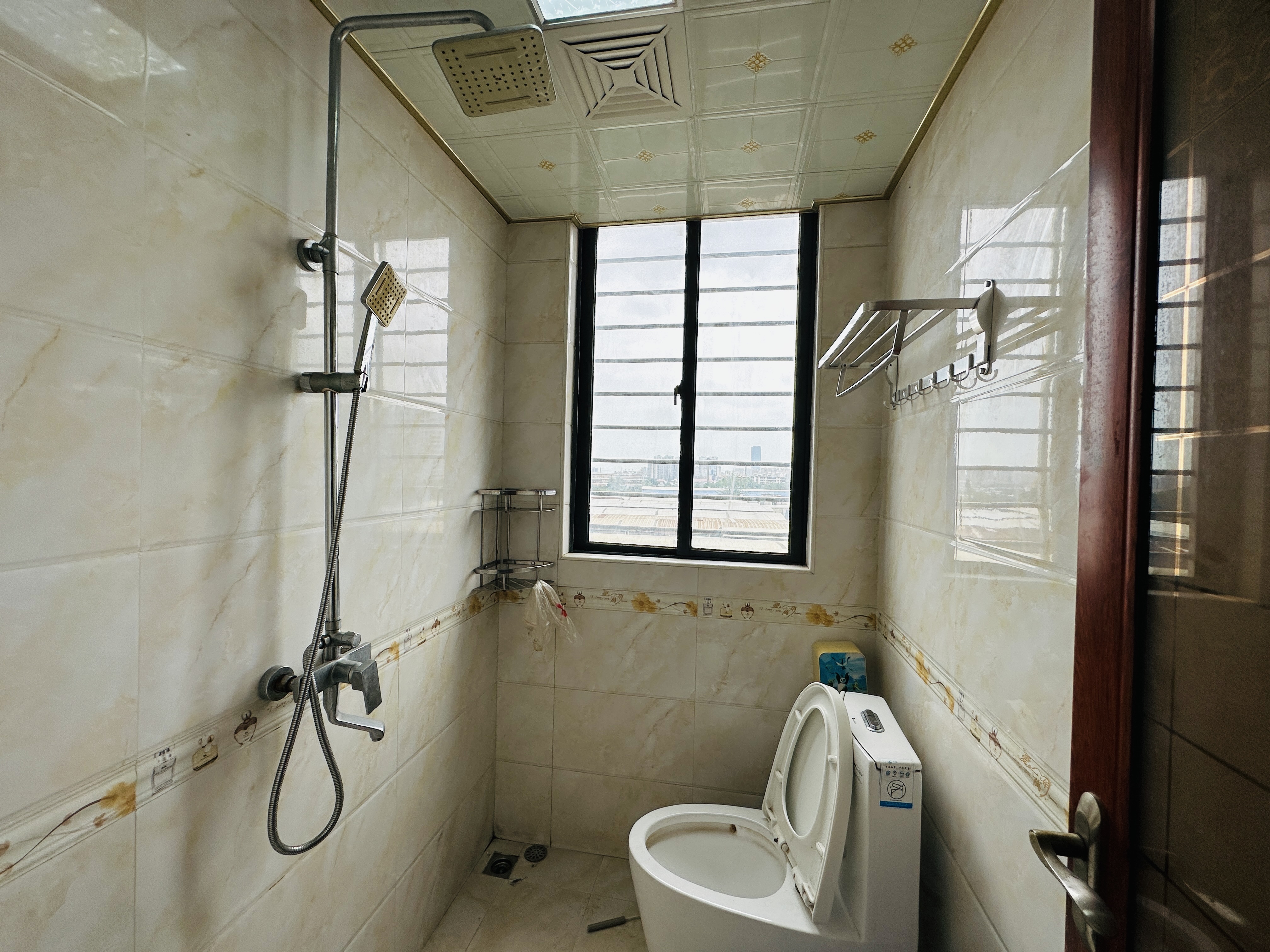 家顺花园 3室2厅2卫 157.97万 家顺花园 3室2厅2卫 157.97万卫生间