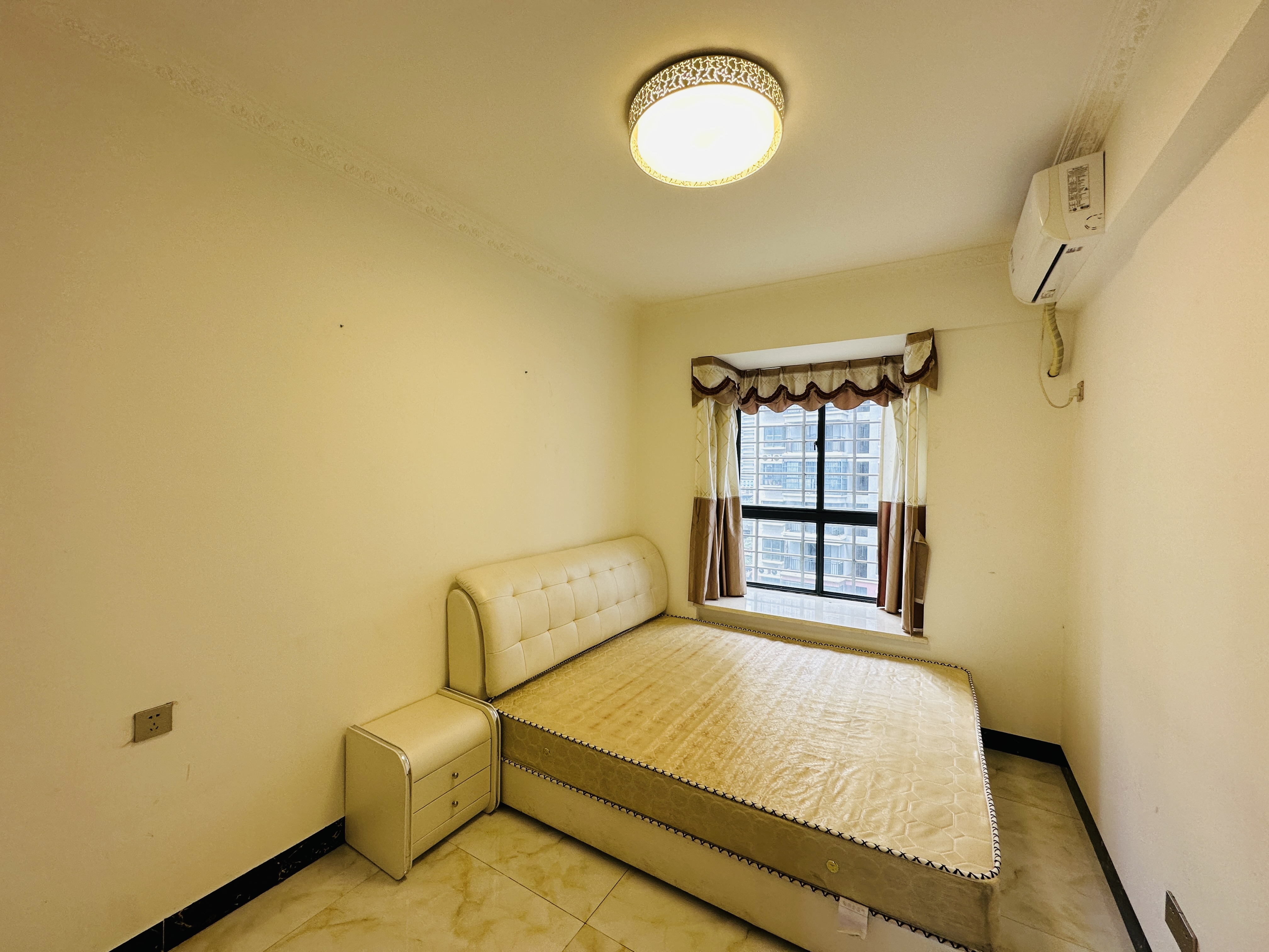 家顺花园 3室2厅2卫 157.97万 家顺花园 3室2厅2卫 157.97万卧室