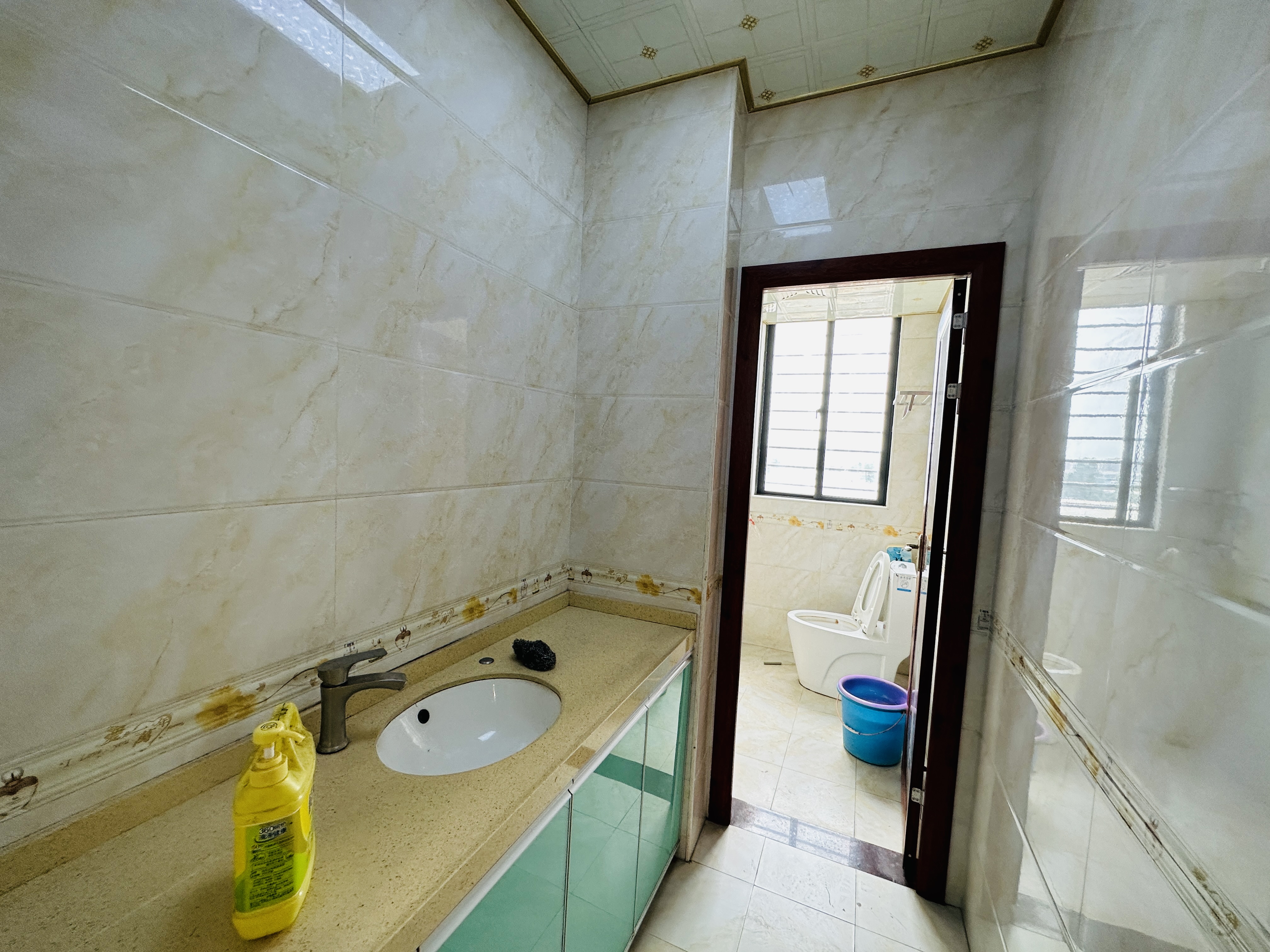 家顺花园 3室2厅2卫 157.97万 家顺花园 3室2厅2卫 157.97万厨房