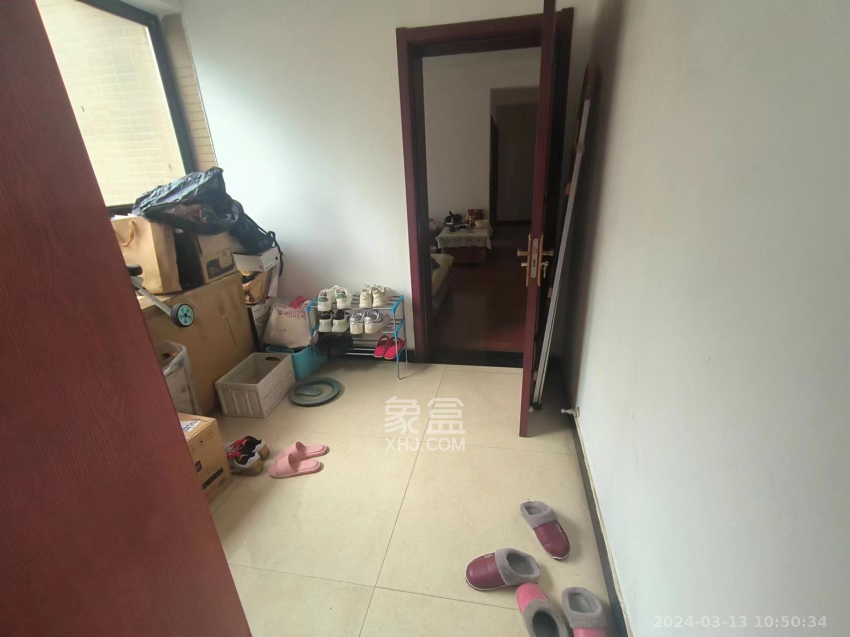 钱隆樽品(一、二、三期)  3室2厅2卫   2700.00元/月室内图