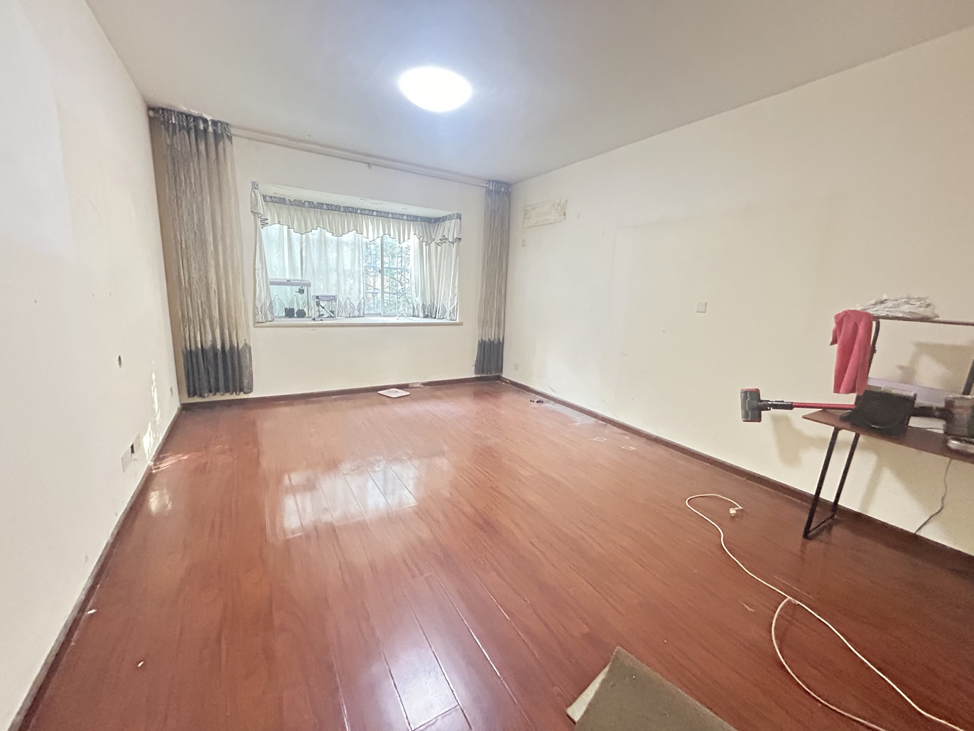 湘银小区  4室2厅2卫    55.0万 湘银小区  4室2厅2卫    55.0万室内图