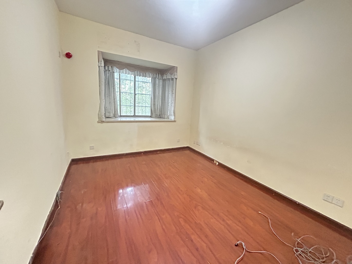 湘银小区  4室2厅2卫    55.0万 湘银小区  4室2厅2卫    55.0万室内图