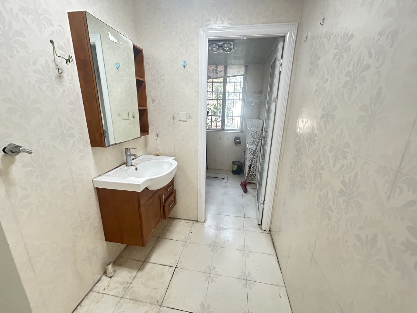 湘银小区  4室2厅2卫    55.0万 湘银小区  4室2厅2卫    55.0万室内图