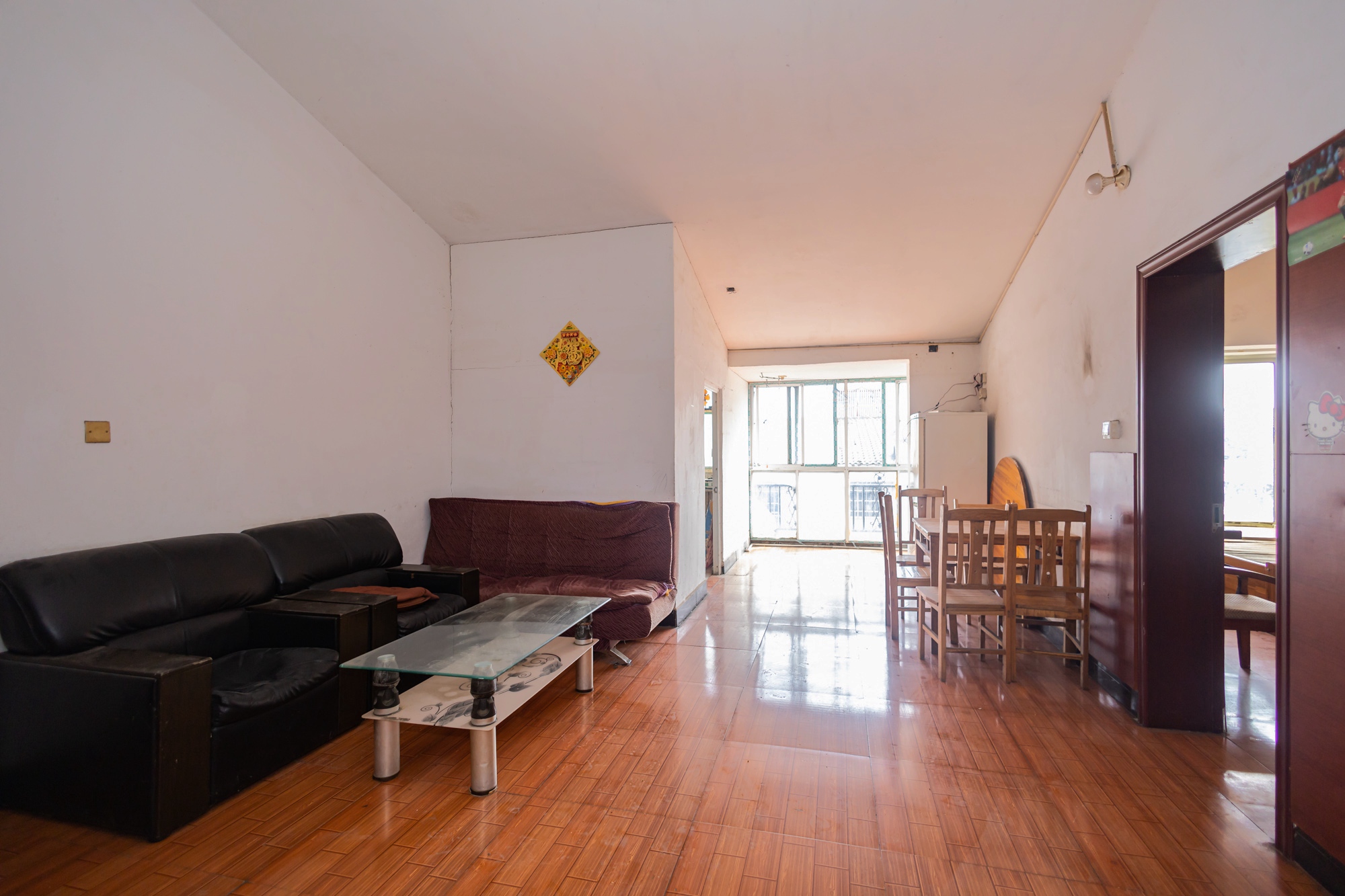 湘绣城 3室2厅1卫 38.0万 湘绣城 3室2厅1卫 38.0万客厅