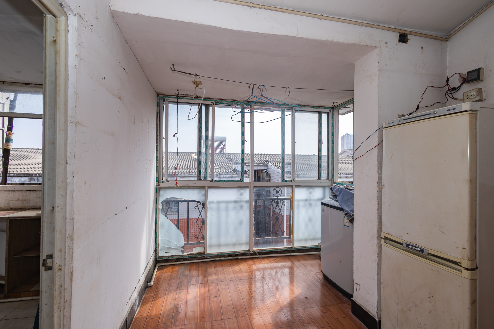 湘绣城 3室2厅1卫 38.0万 湘绣城 3室2厅1卫 38.0万阳台