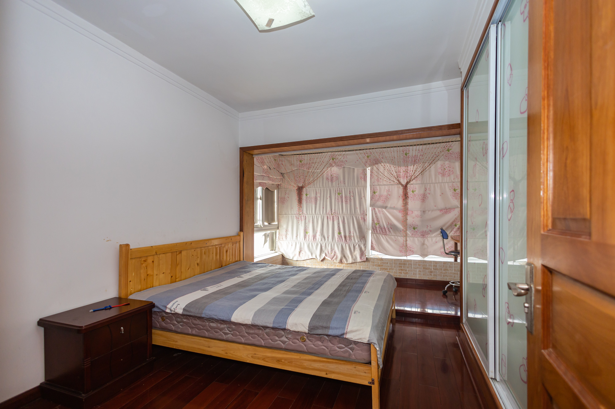 楚天家园  3室2厅1卫    90.0万 楚天家园  3室2厅1卫    90.0万卧室