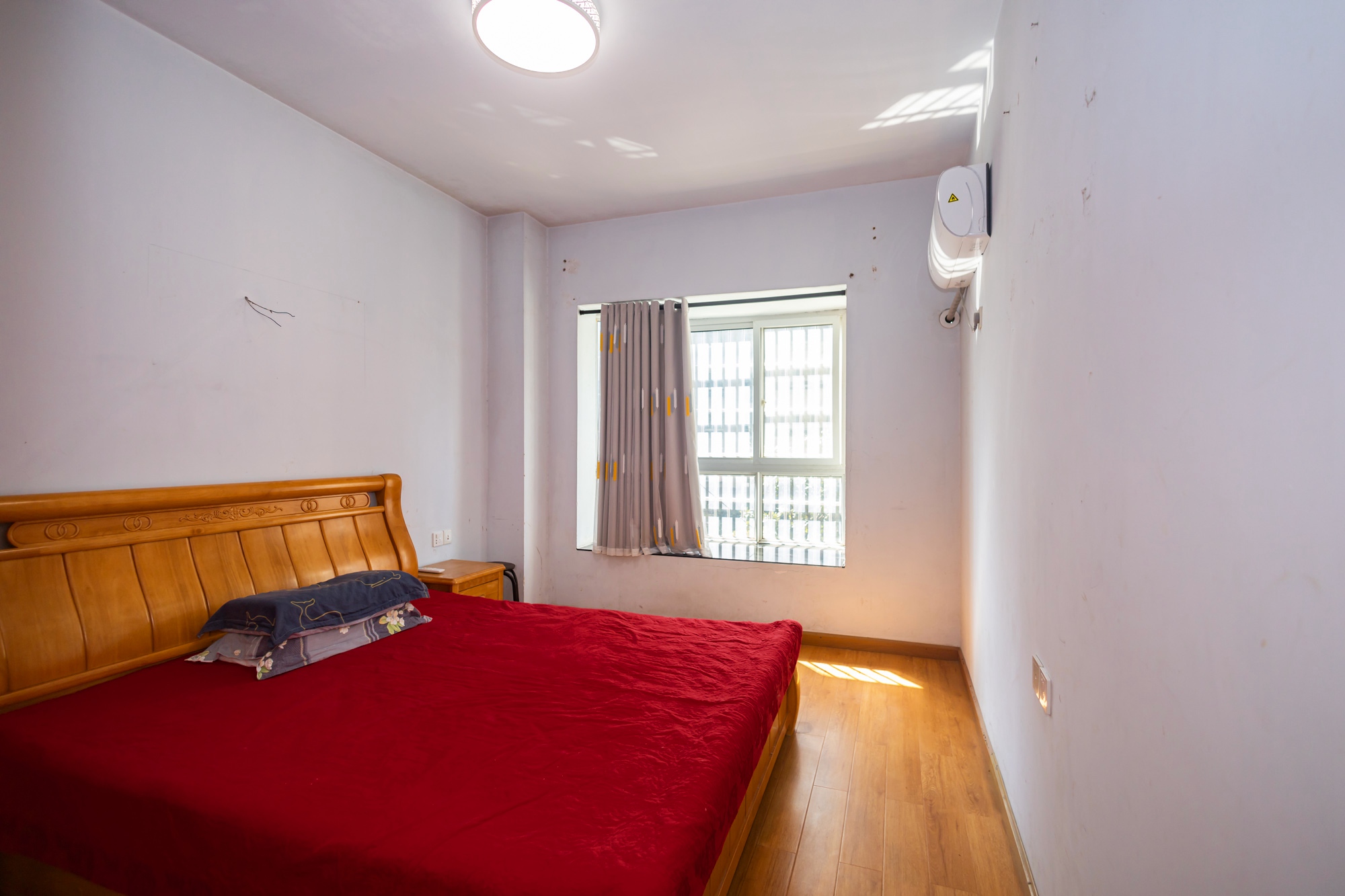 未来现代城 3室2厅2卫 82.0万 未来现代城 3室2厅2卫 82.0万卧室