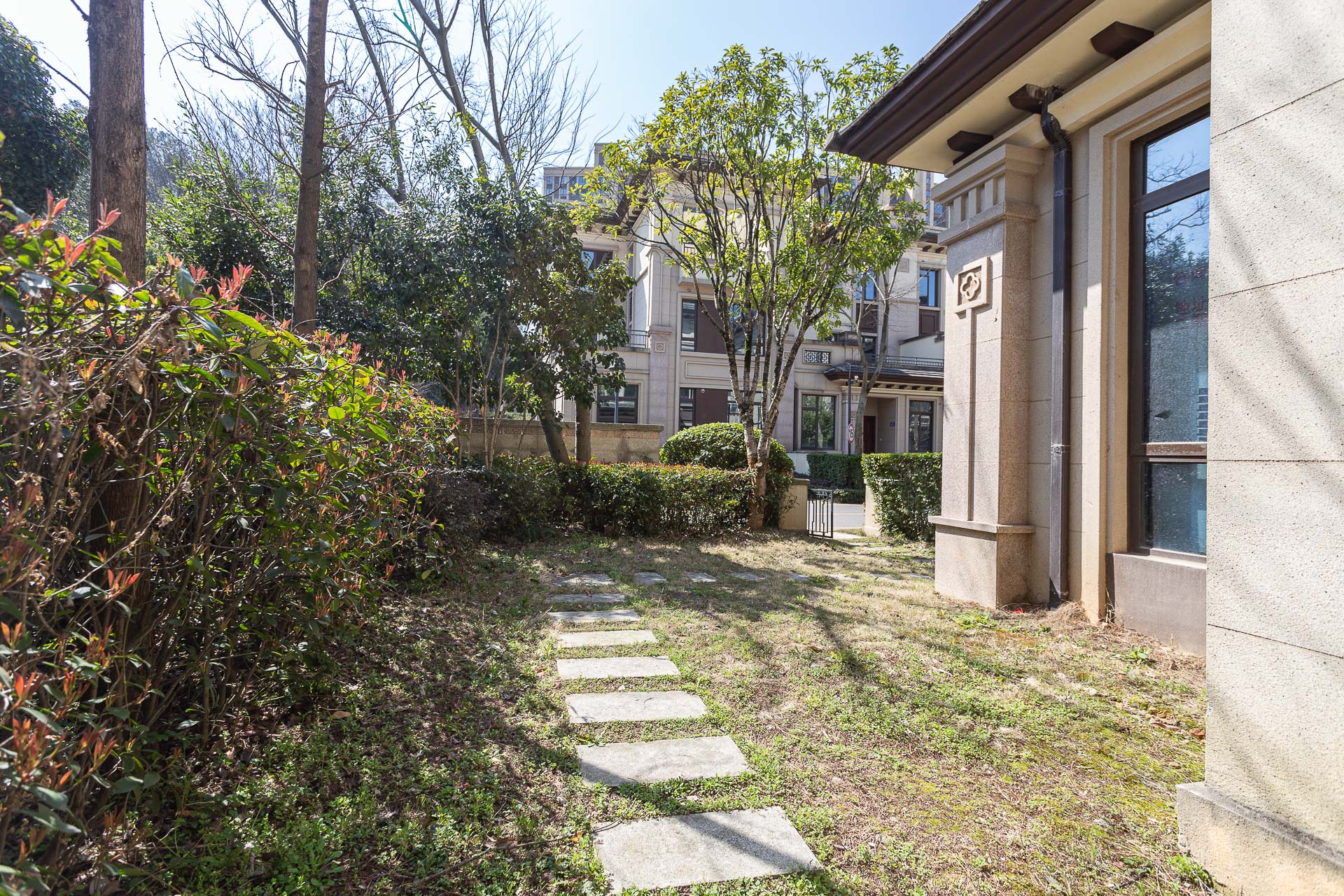 龙湖璟宸原著(龙湖紫宸)  6室2厅4卫    800.0万 龙湖璟宸原著(龙湖紫宸)  6室2厅4卫    800.0万其他