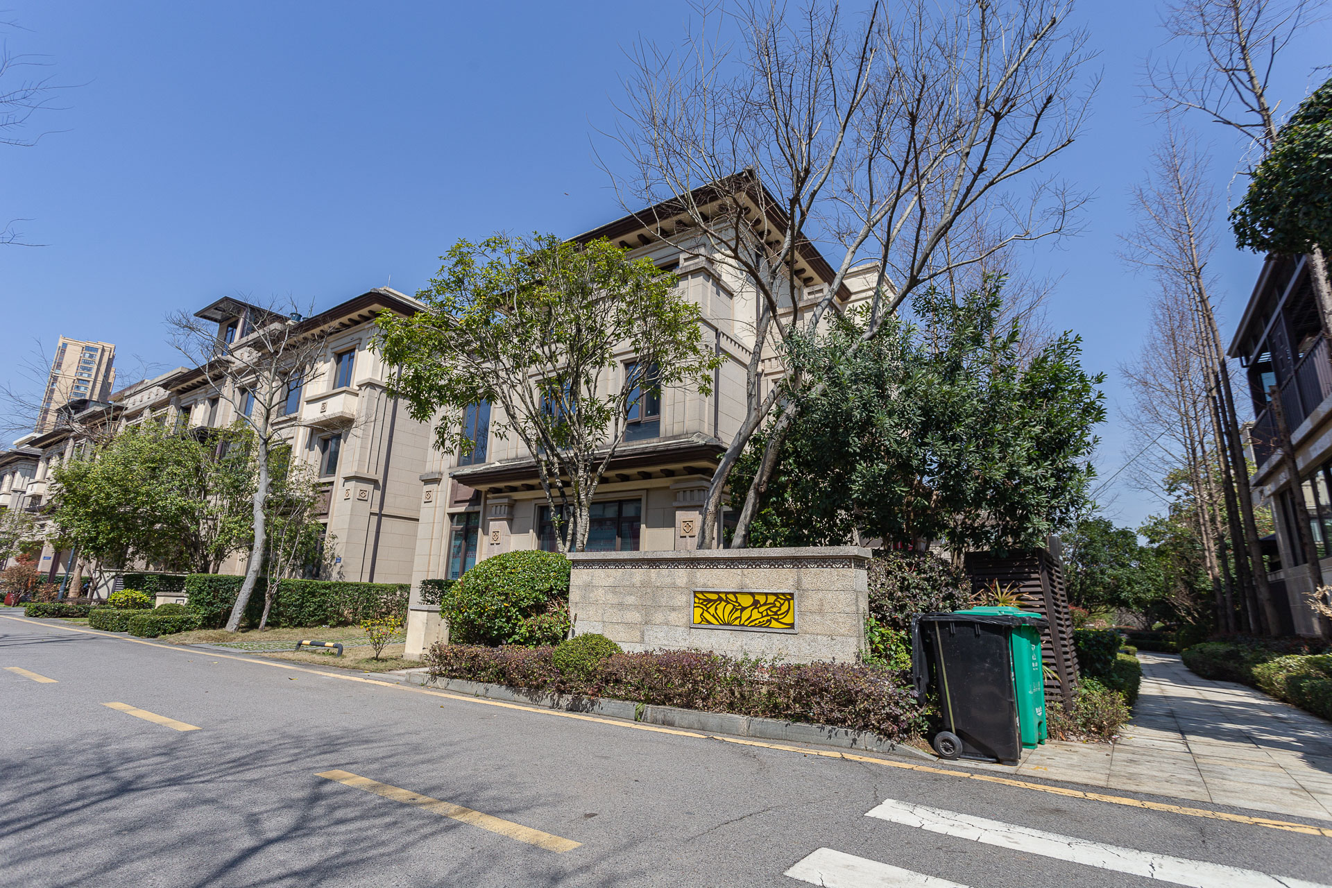 龙湖璟宸原著(龙湖紫宸)  6室2厅4卫    800.0万 龙湖璟宸原著(龙湖紫宸)  6室2厅4卫    800.0万其他