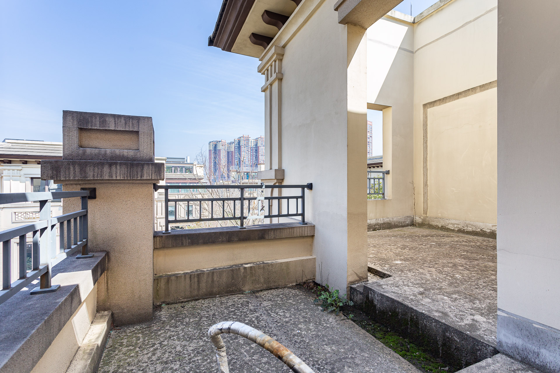 龙湖璟宸原著(龙湖紫宸)  6室2厅4卫    800.0万 龙湖璟宸原著(龙湖紫宸)  6室2厅4卫    800.0万阳台