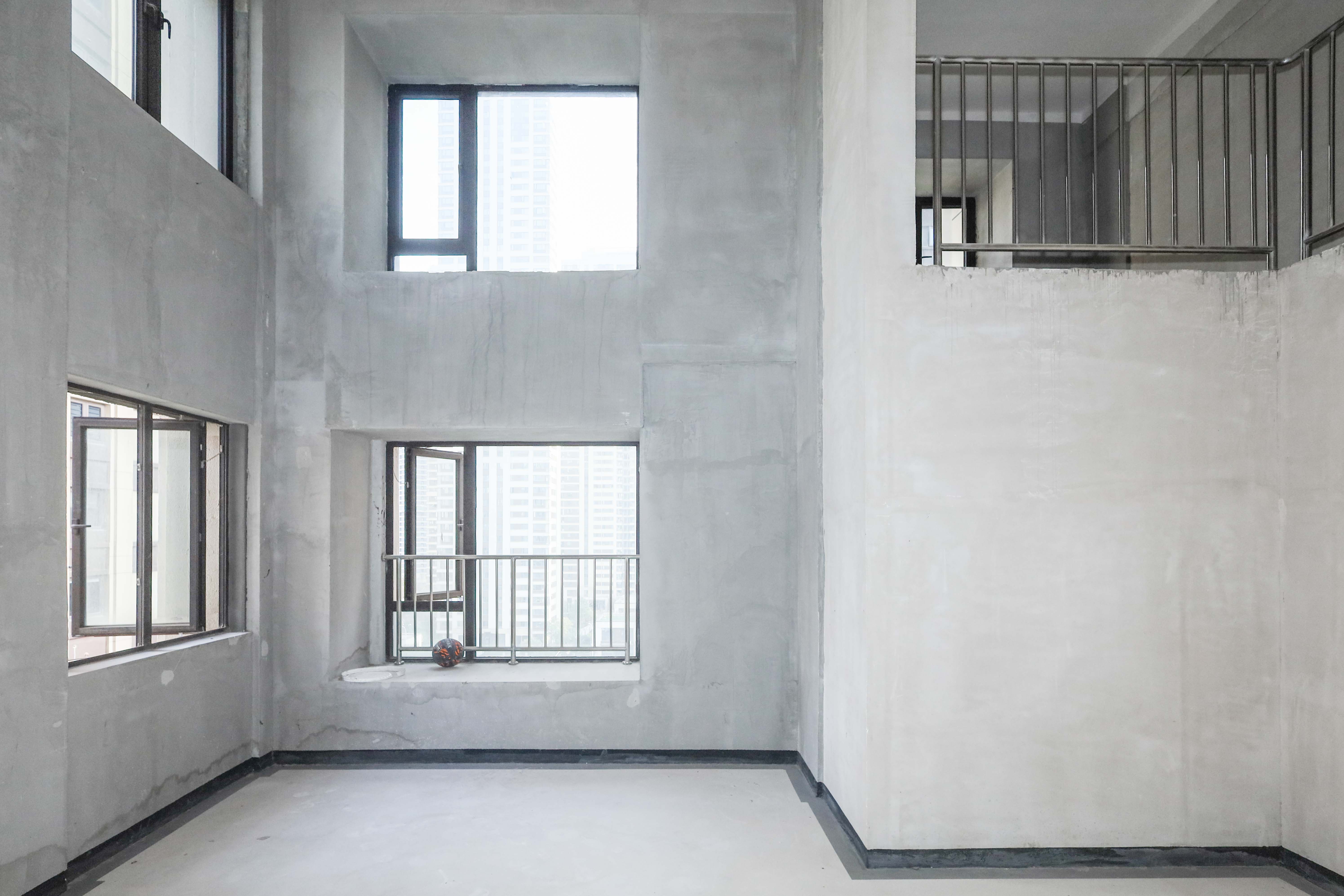 建发央著  4室2厅2卫   210.00万客厅