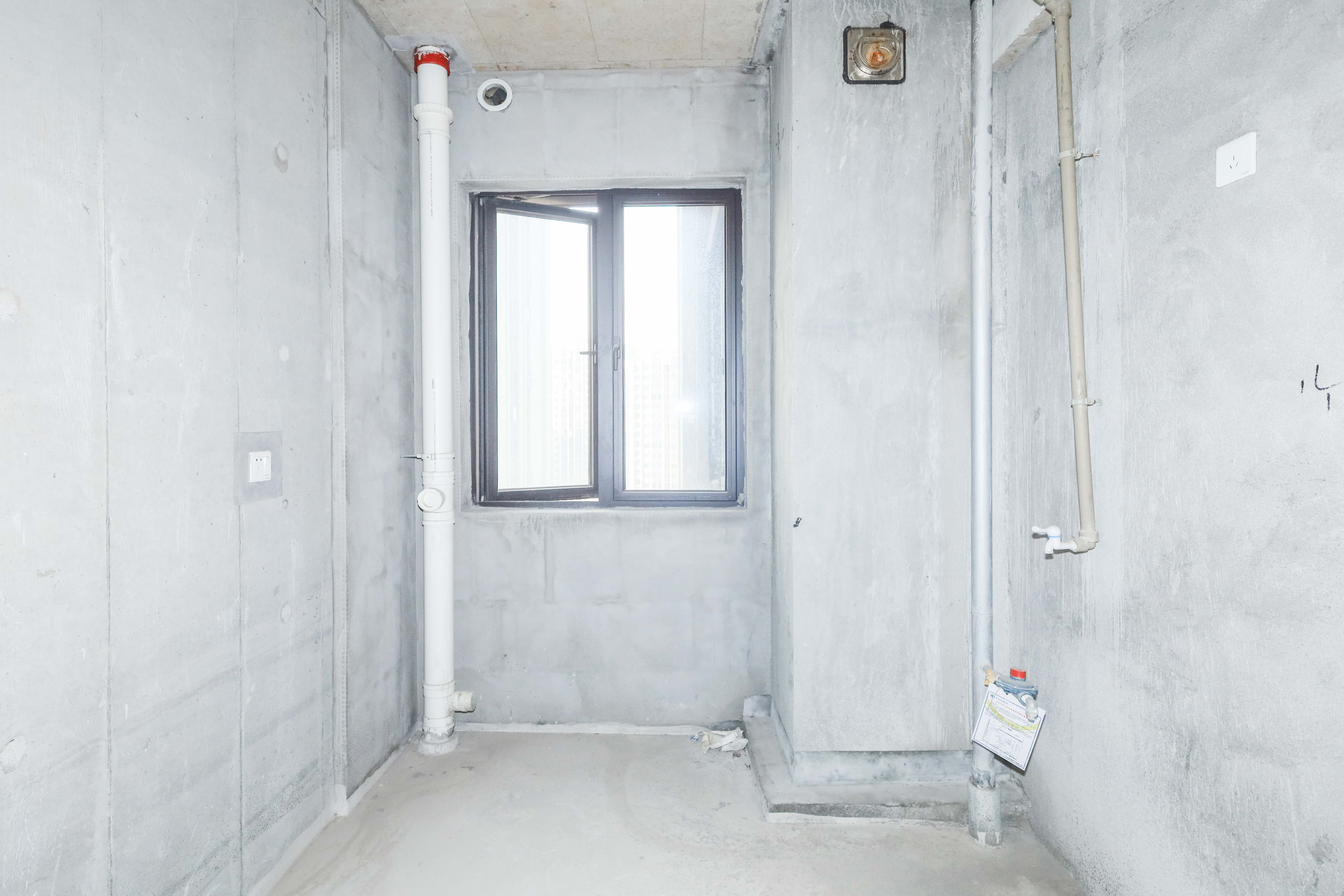 建发央著  4室2厅2卫   223.00万厨房