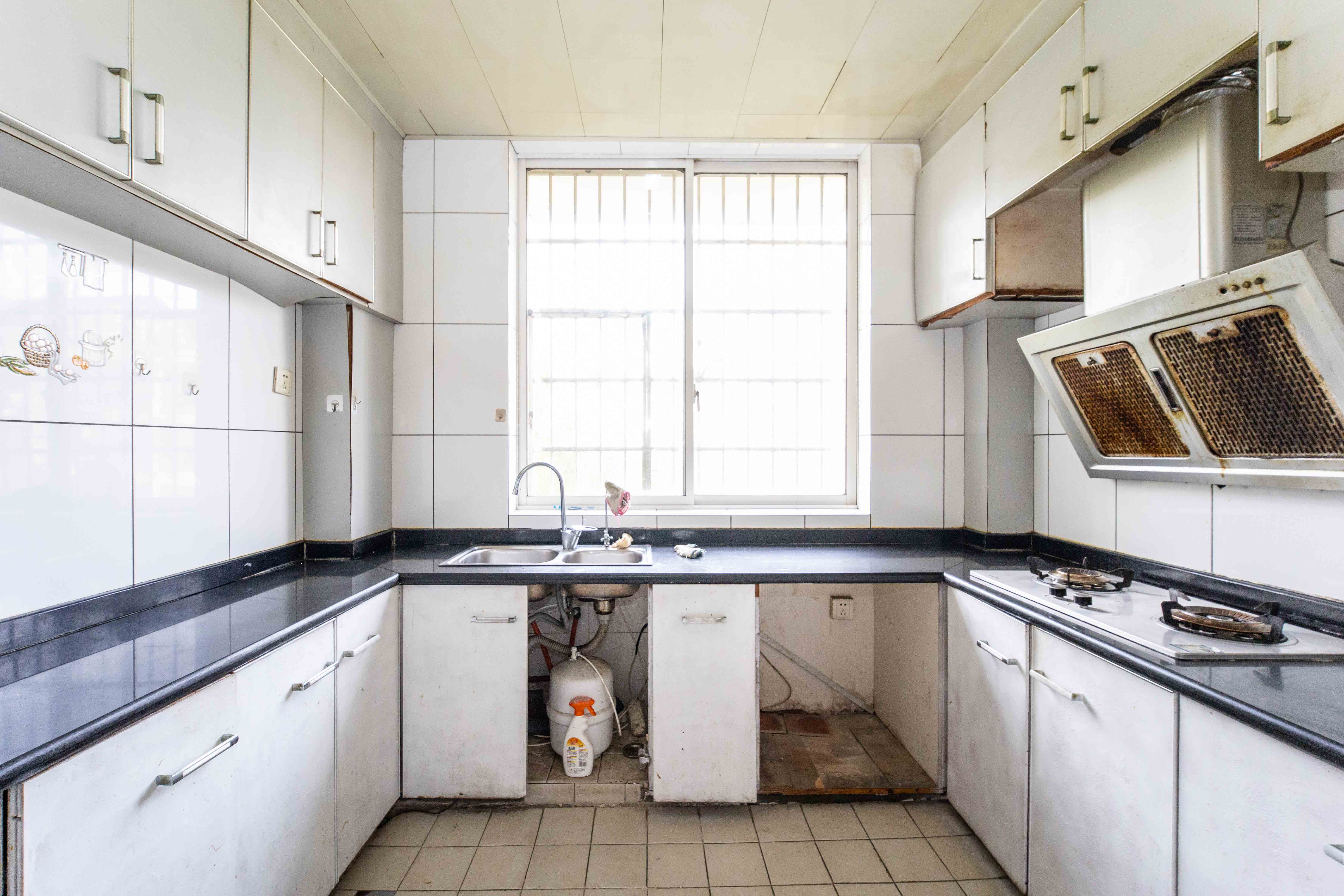 中星苑  3室2厅2卫    75.0万 中星苑  3室2厅2卫    75.0万厨房