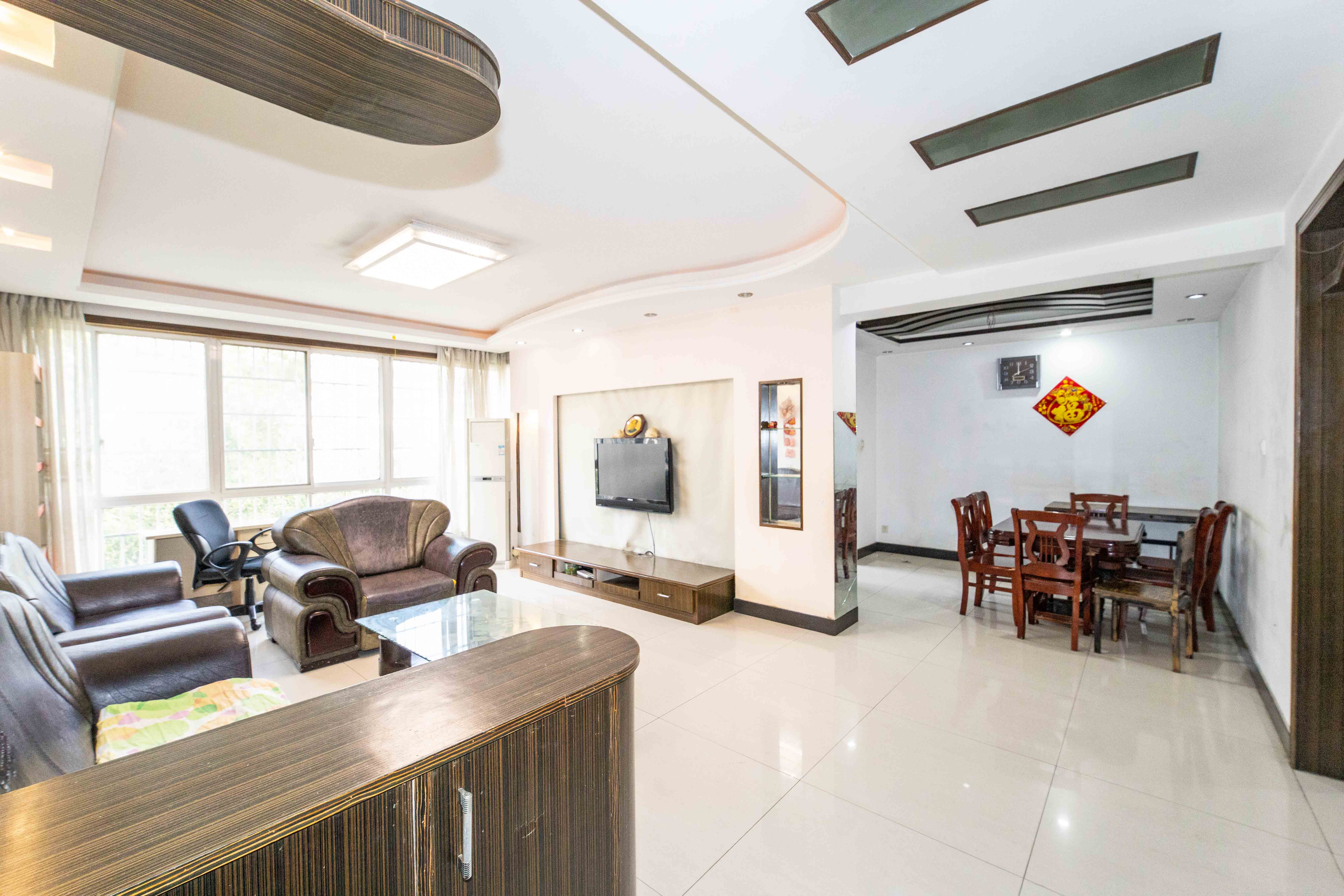 中星苑  3室2厅2卫    75.0万 中星苑  3室2厅2卫    75.0万客厅