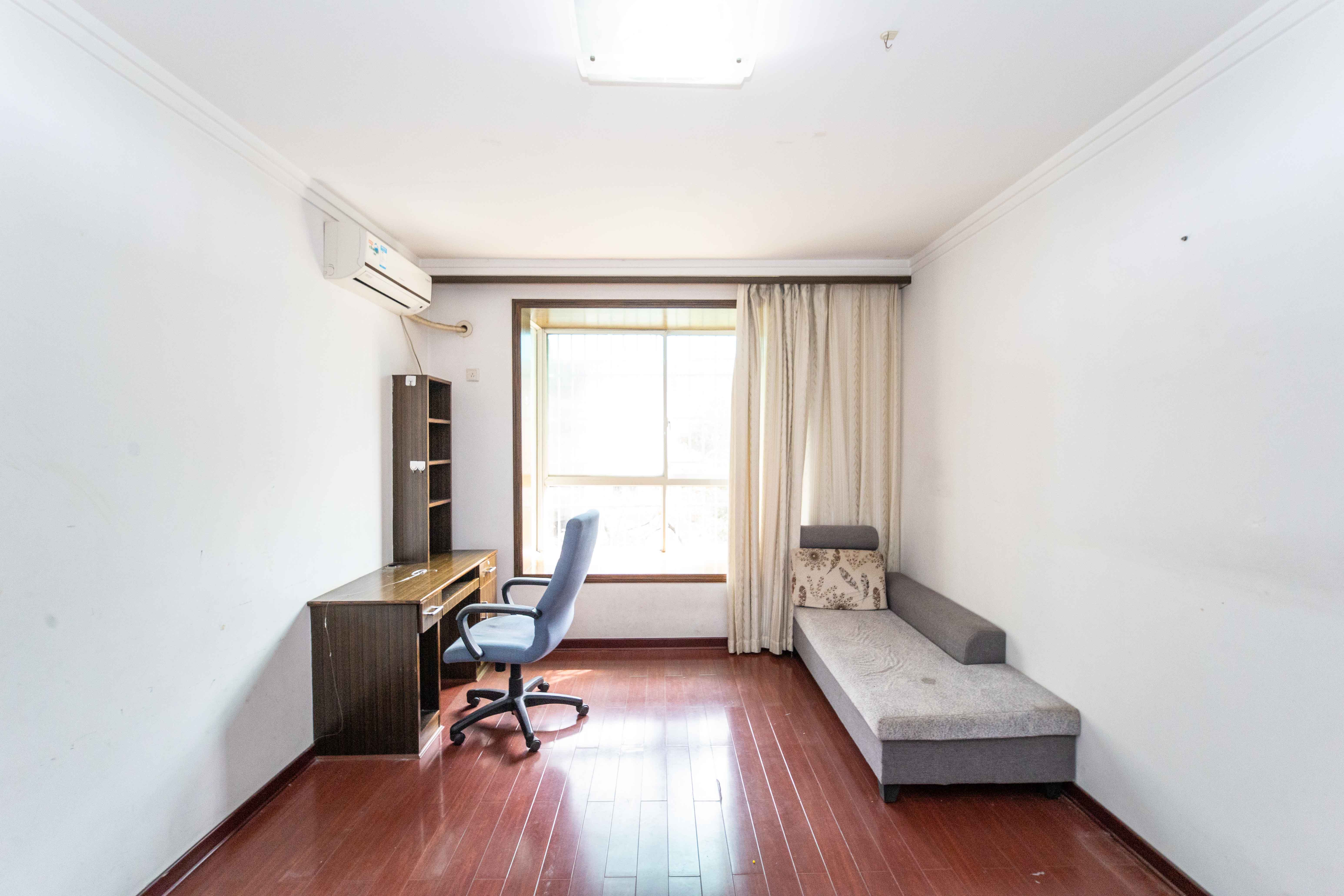 中星苑  3室2厅2卫    75.0万 中星苑  3室2厅2卫    75.0万卧室