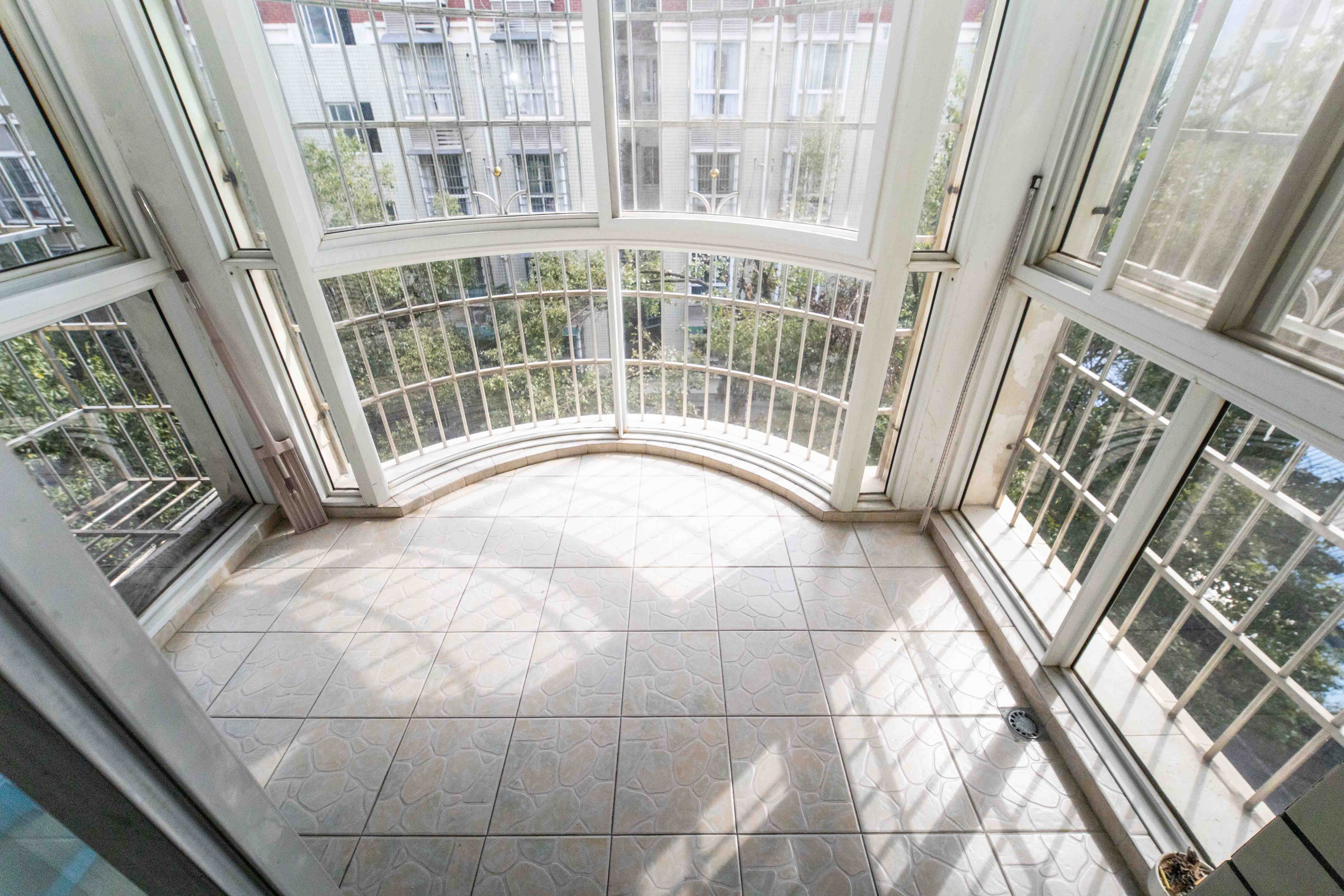 中星苑  3室2厅2卫    75.0万 中星苑  3室2厅2卫    75.0万阳台