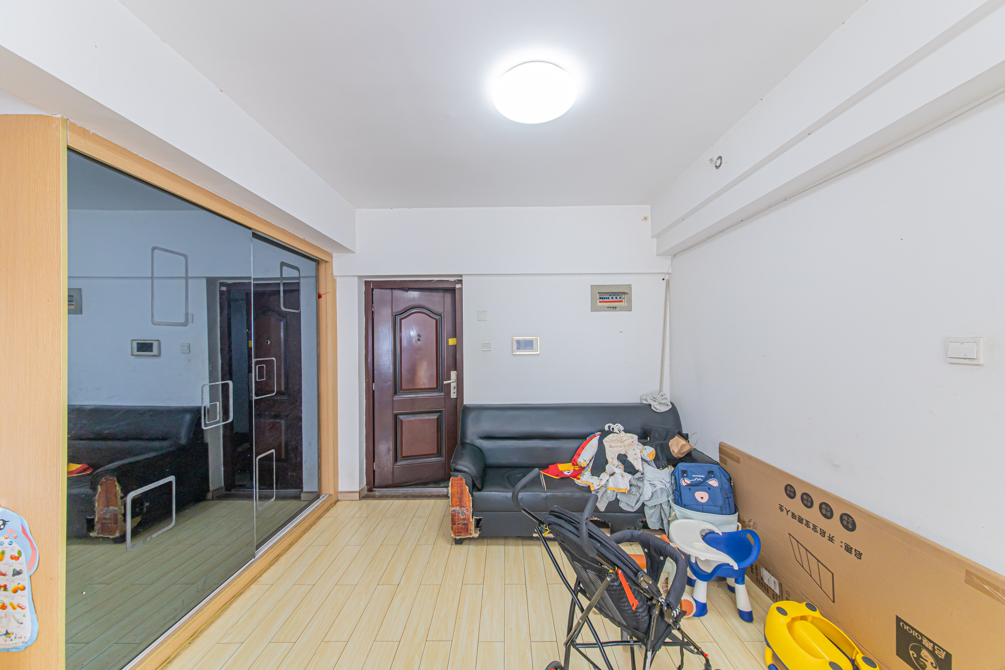 中信文化广场(中信新城二期) 2室1厅1卫 45.0万 中信文化广场(中信新城二期) 2室1厅1卫 45.0万客厅