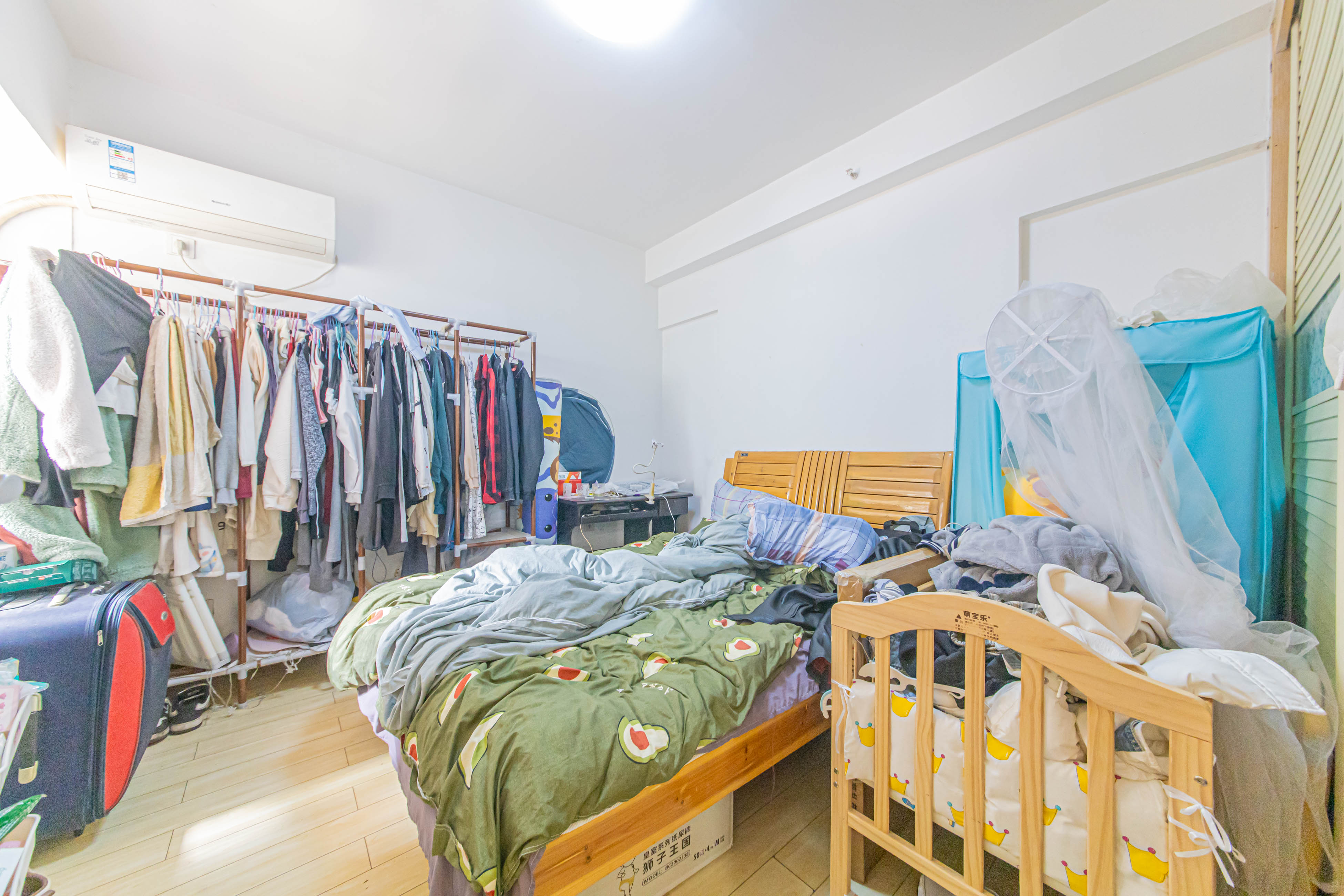 中信文化广场(中信新城二期) 2室1厅1卫 45.0万 中信文化广场(中信新城二期) 2室1厅1卫 45.0万卧室