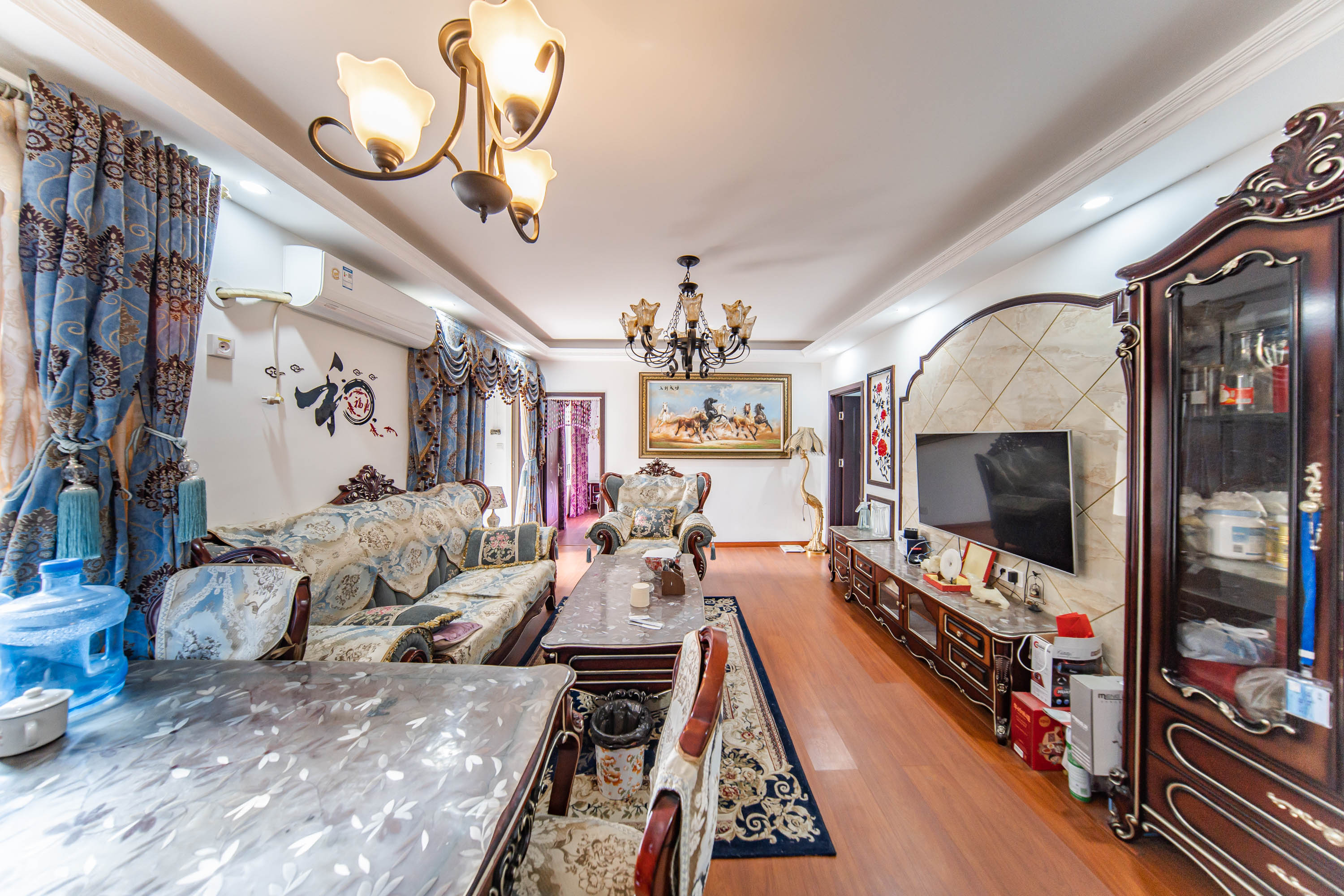 合能洋湖公馆  3室2厅1卫    89.0万 合能洋湖公馆  3室2厅1卫    89.0万客厅