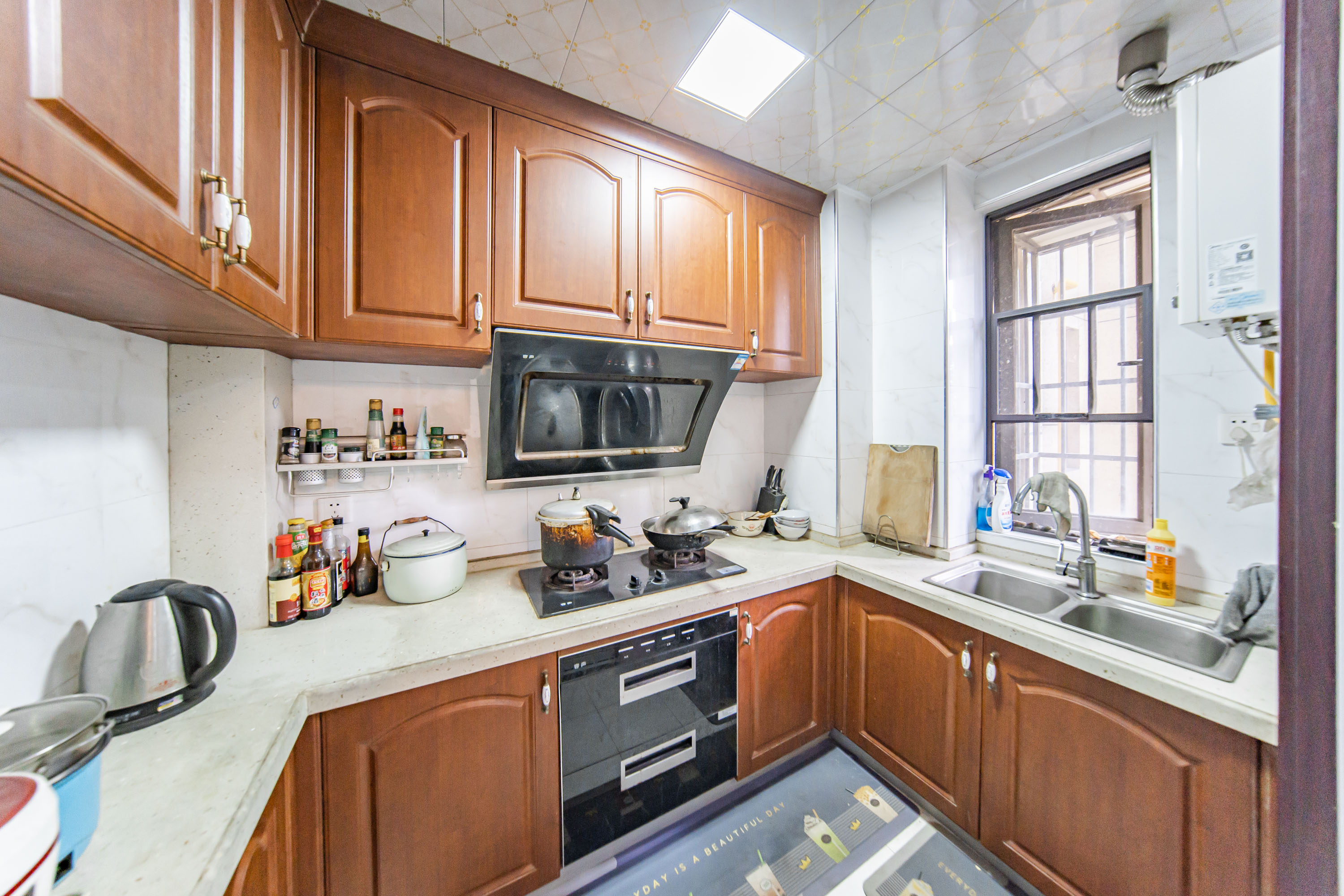 合能洋湖公馆  3室2厅1卫    89.0万 合能洋湖公馆  3室2厅1卫    89.0万厨房