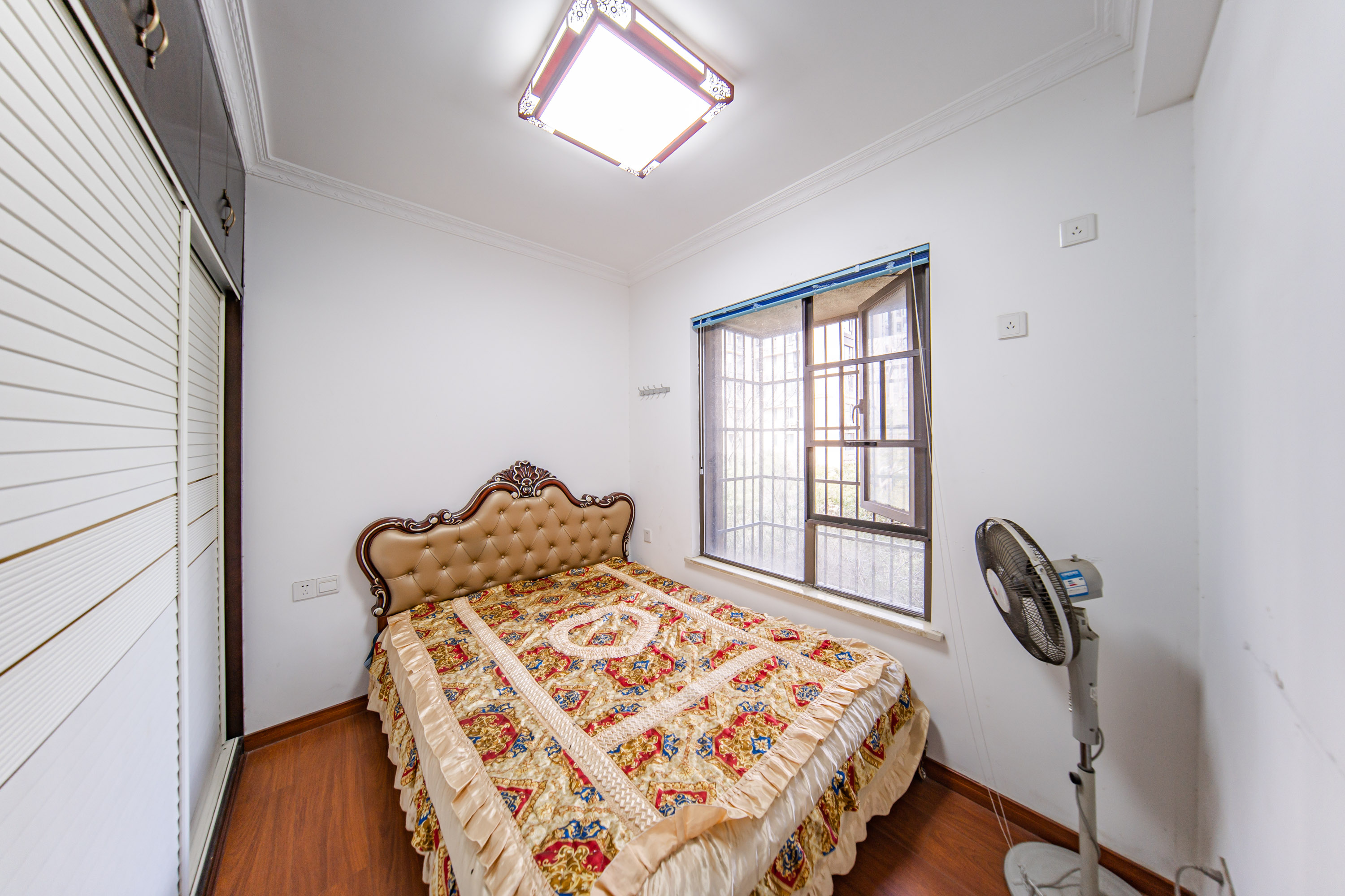 合能洋湖公馆  3室2厅1卫    89.0万 合能洋湖公馆  3室2厅1卫    89.0万卧室