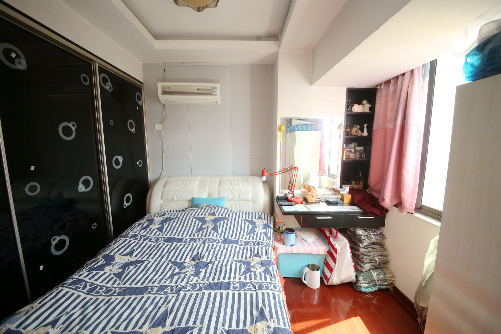 嘉顿新天地  1室1厅1卫    60.0万卧室