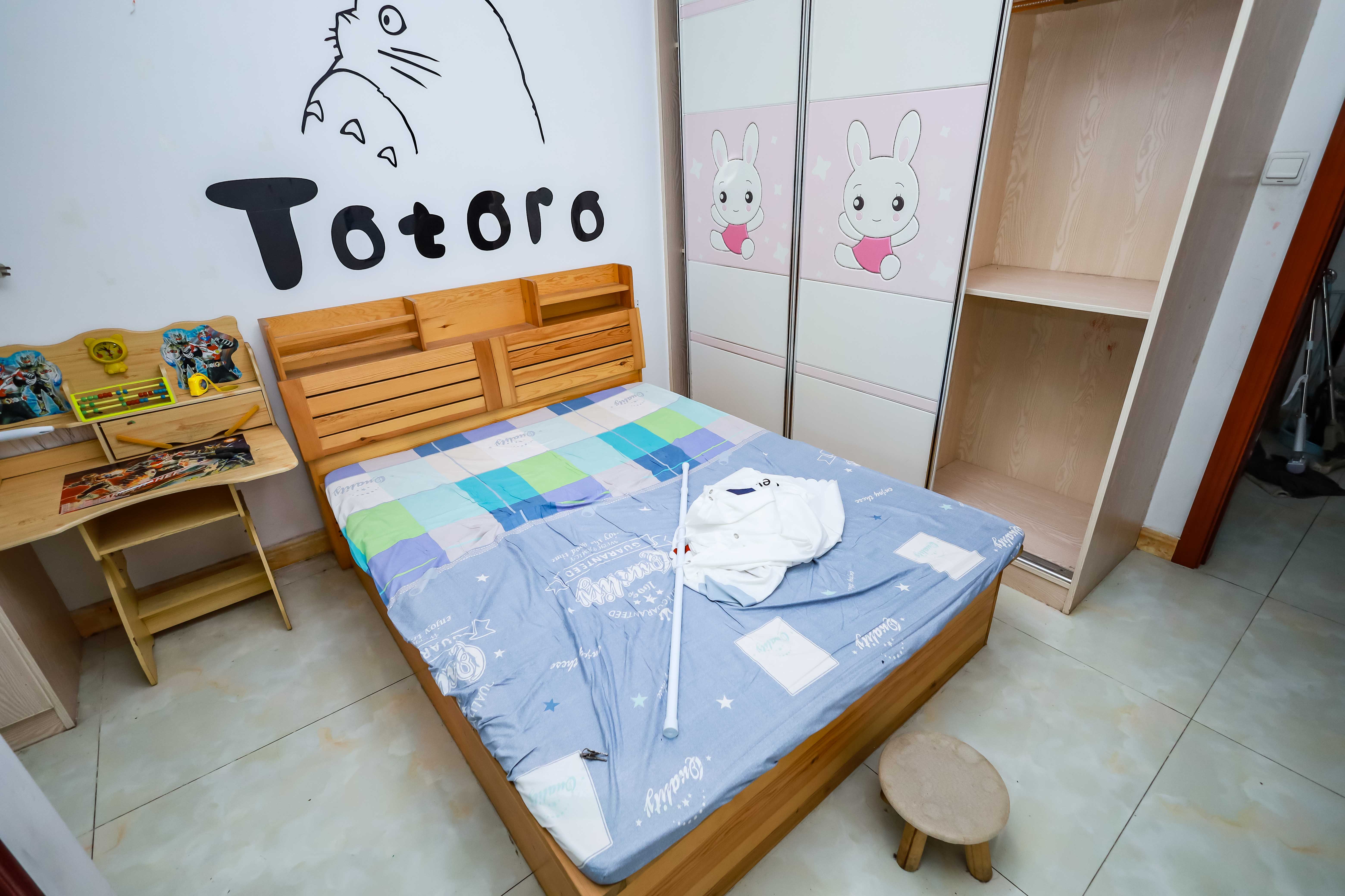 联美品格  2室2厅1卫   75.00万卧室
