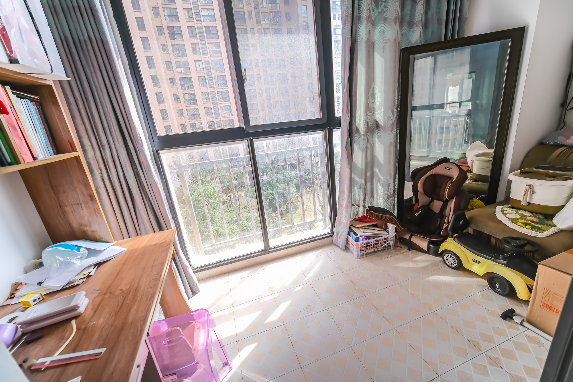 三一街区  3室2厅2卫   90.20万阳台