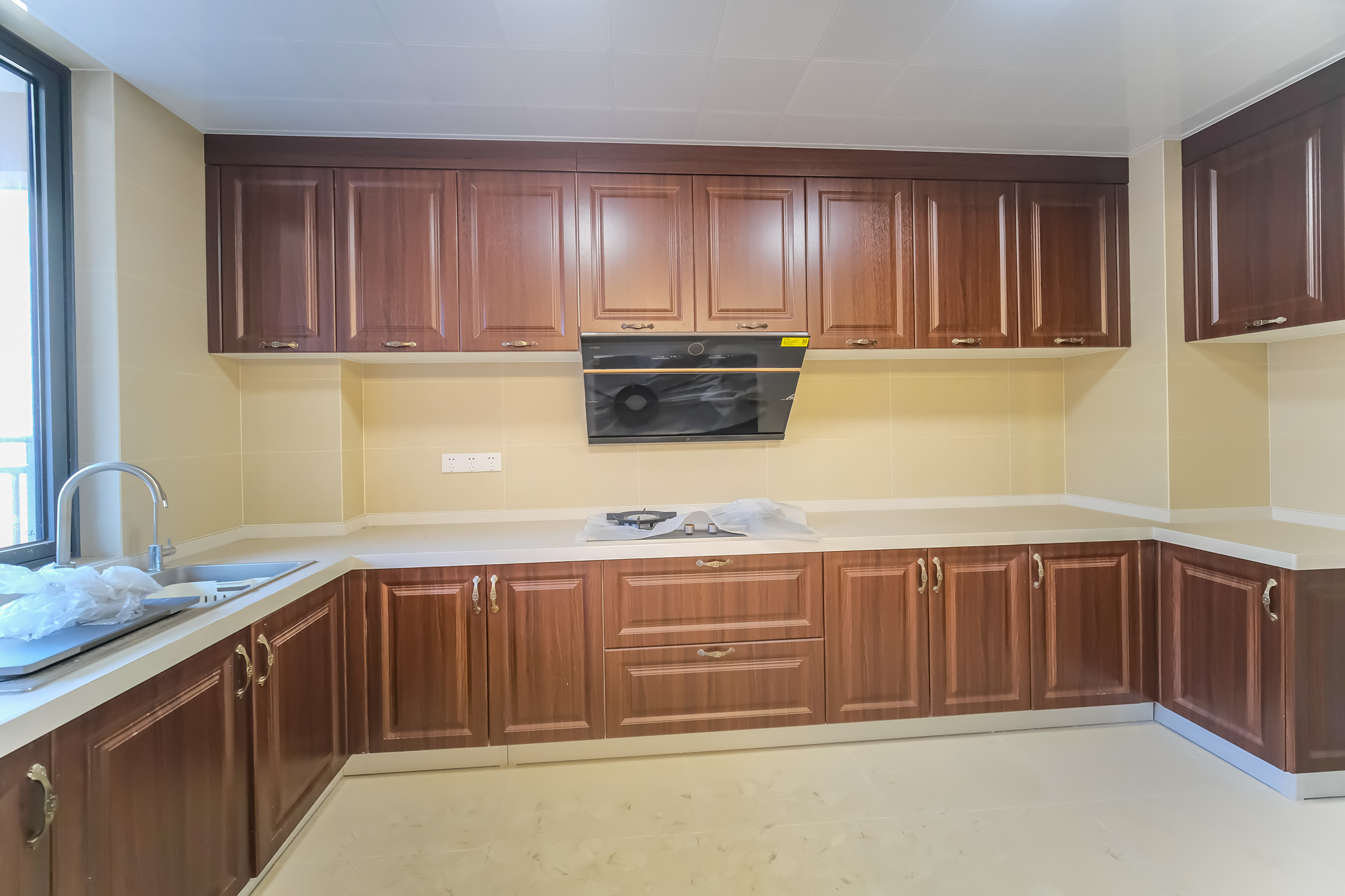 运达锦绣广场 6室2厅3卫 398.0万 运达锦绣广场 6室2厅3卫 398.0万厨房