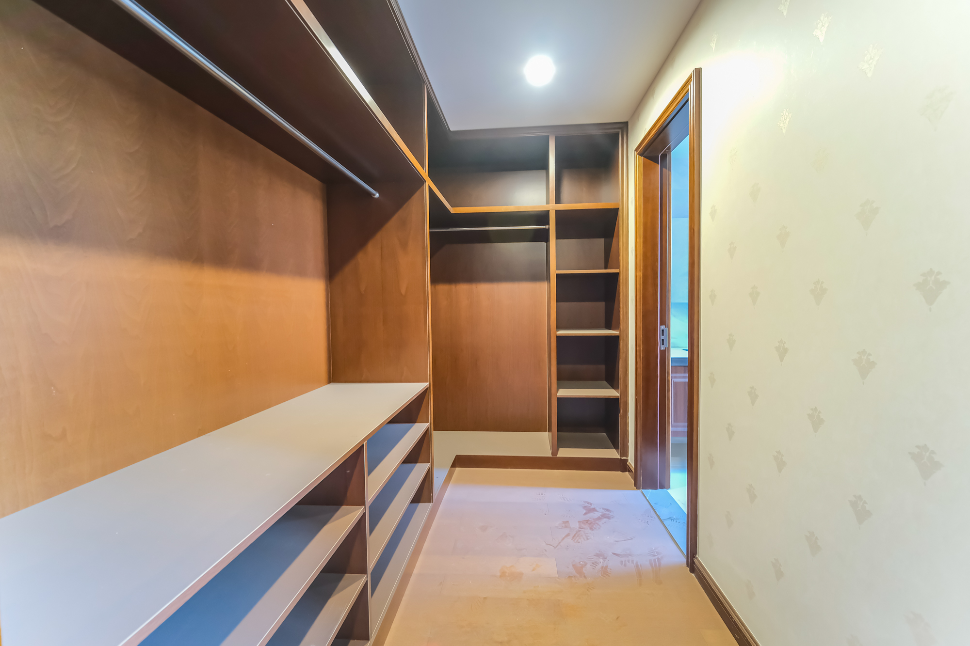 运达锦绣广场 6室2厅3卫 398.0万 运达锦绣广场 6室2厅3卫 398.0万其他