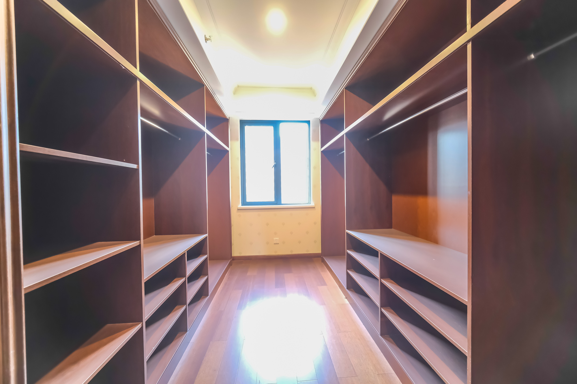 运达锦绣广场  6室2厅3卫    398.0万其他