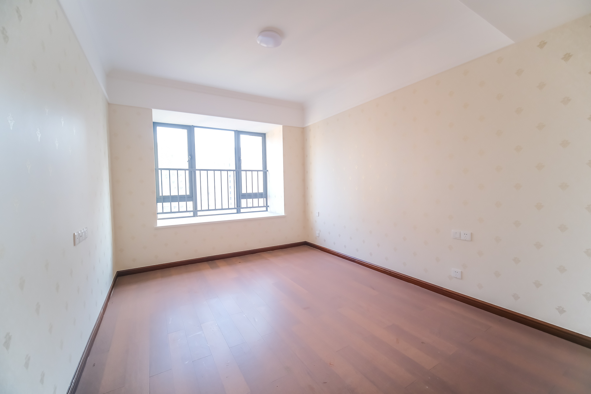 运达锦绣广场 6室2厅3卫 398.0万 运达锦绣广场 6室2厅3卫 398.0万卧室