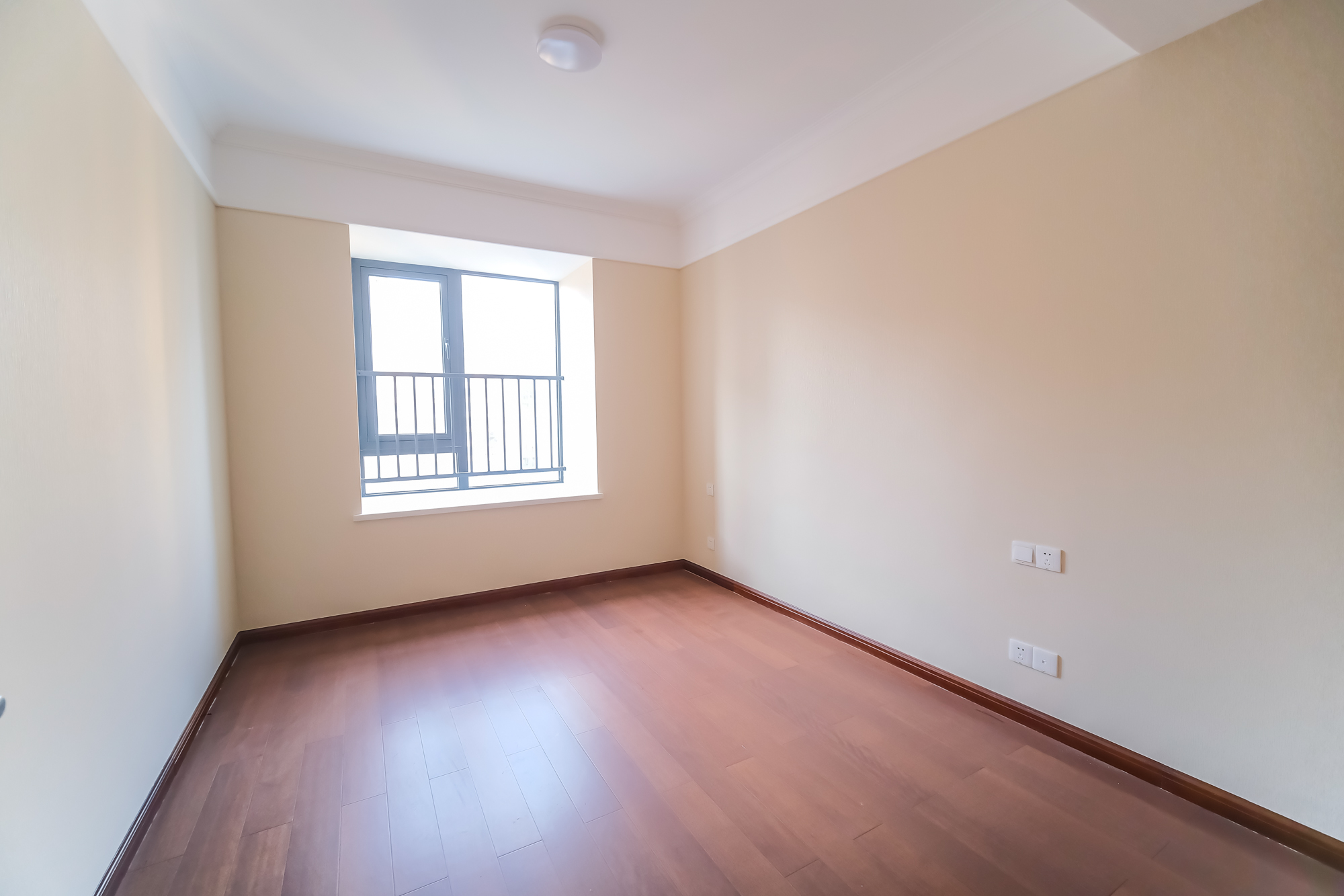 运达锦绣广场 6室2厅3卫 398.0万 运达锦绣广场 6室2厅3卫 398.0万卧室