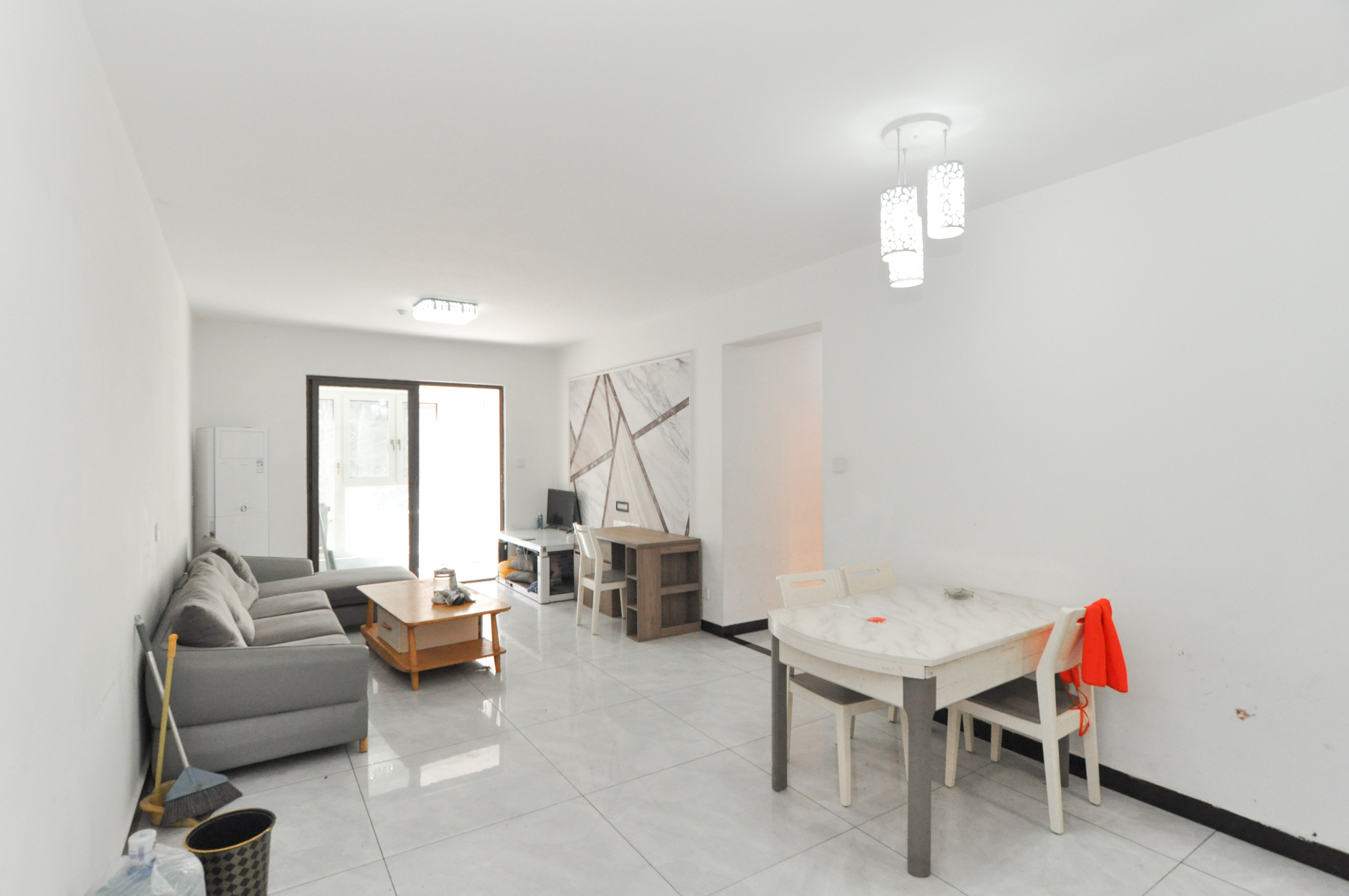 卓越浅水湾 3室2厅2卫 130.0万 卓越浅水湾 3室2厅2卫 130.0万客厅