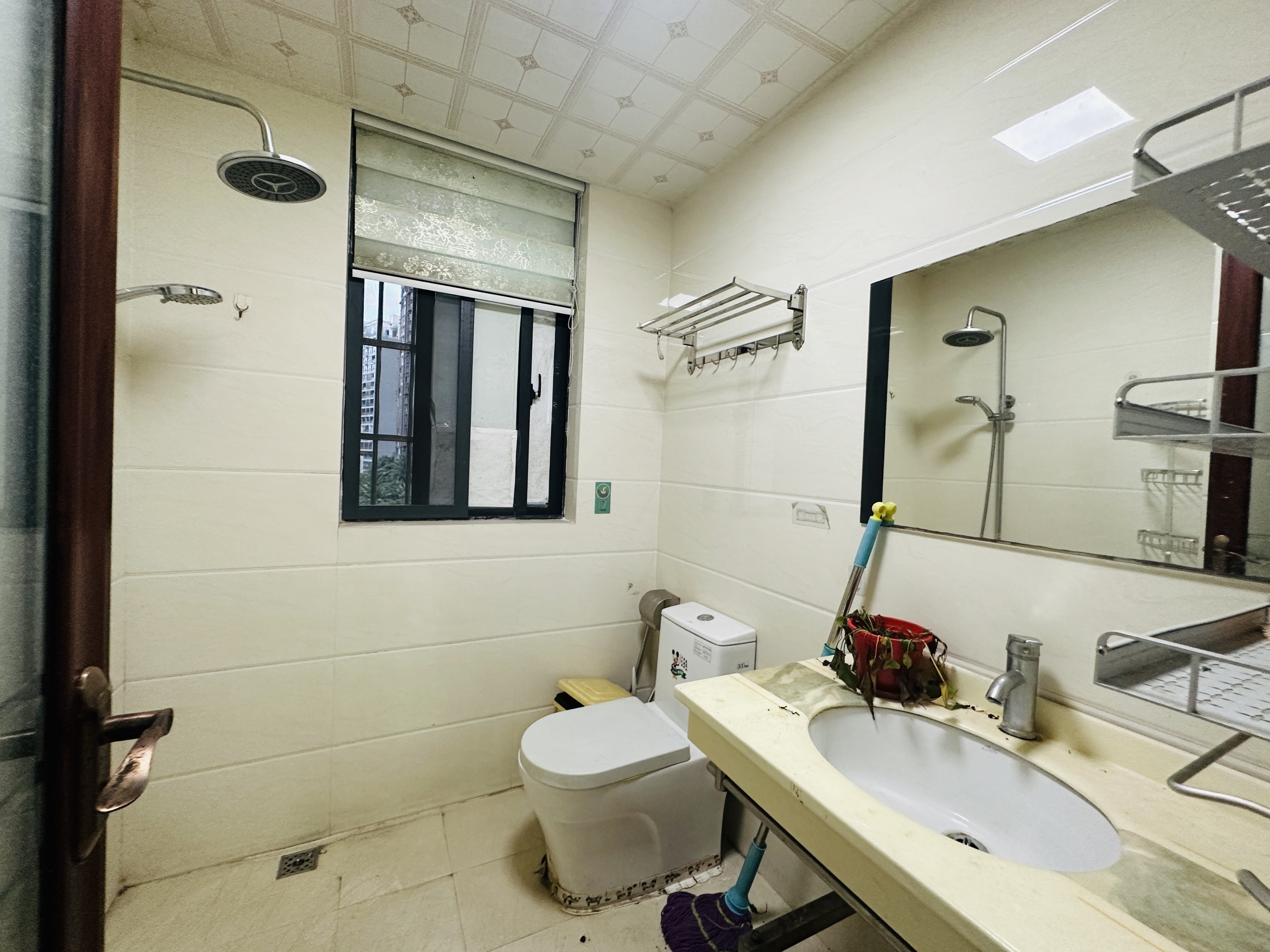 家顺花园 3室2厅2卫 137.0万 家顺花园 3室2厅2卫 137.0万卫生间