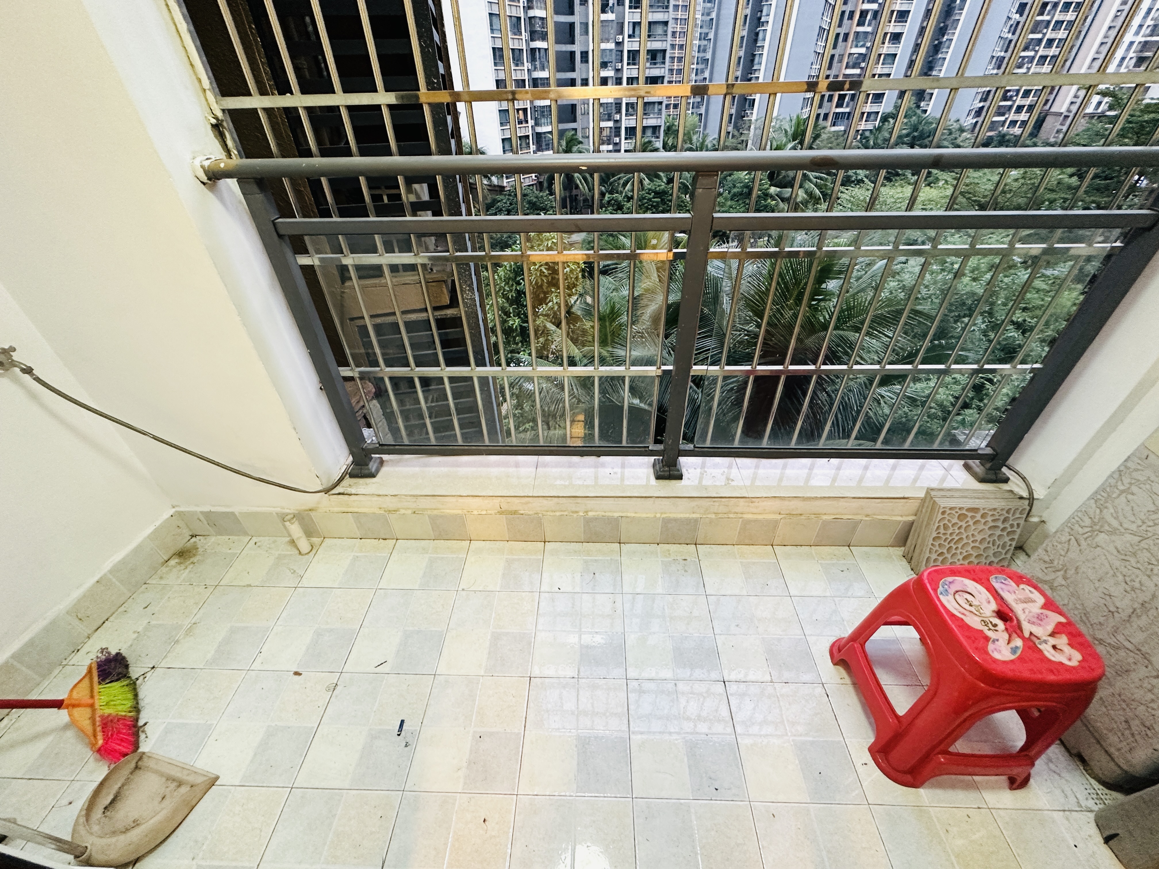 家顺花园 3室2厅2卫 137.0万 家顺花园 3室2厅2卫 137.0万阳台