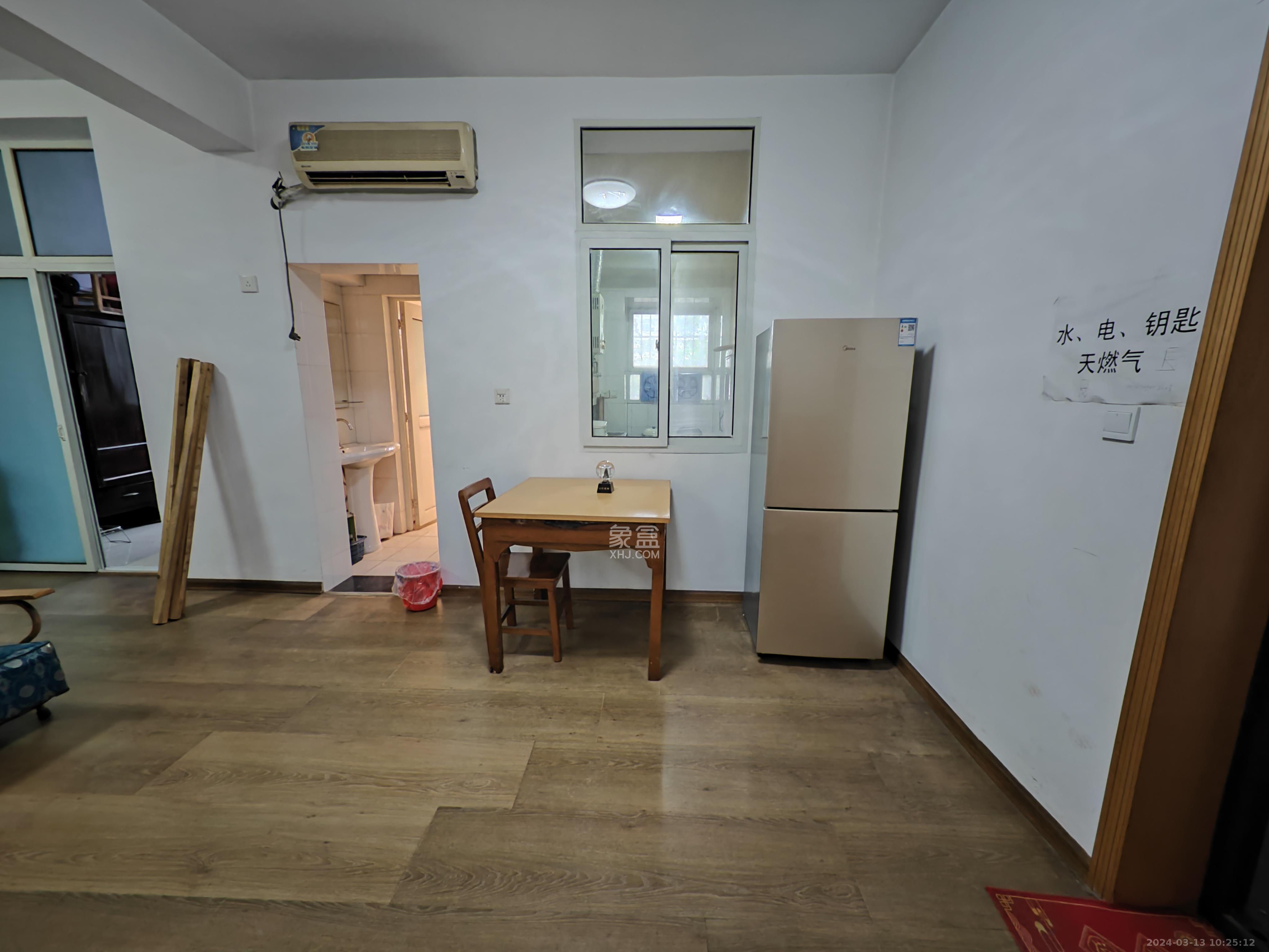 福樂名園  3室1廳1衛(wèi)   2400.00元/月室內圖