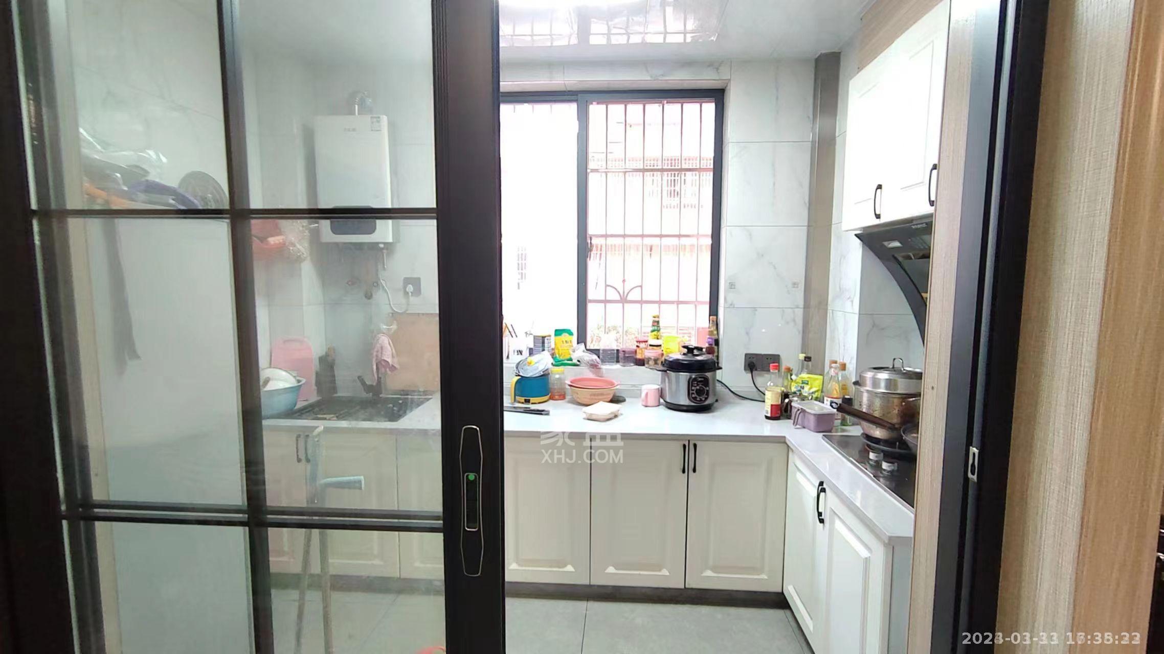 铁路小区  2室2厅1卫   1600.00元/月室内图1