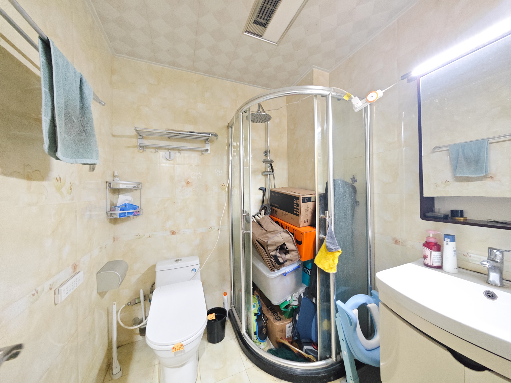 宏聚地中海  3室2厅2卫   120.00万卫生间